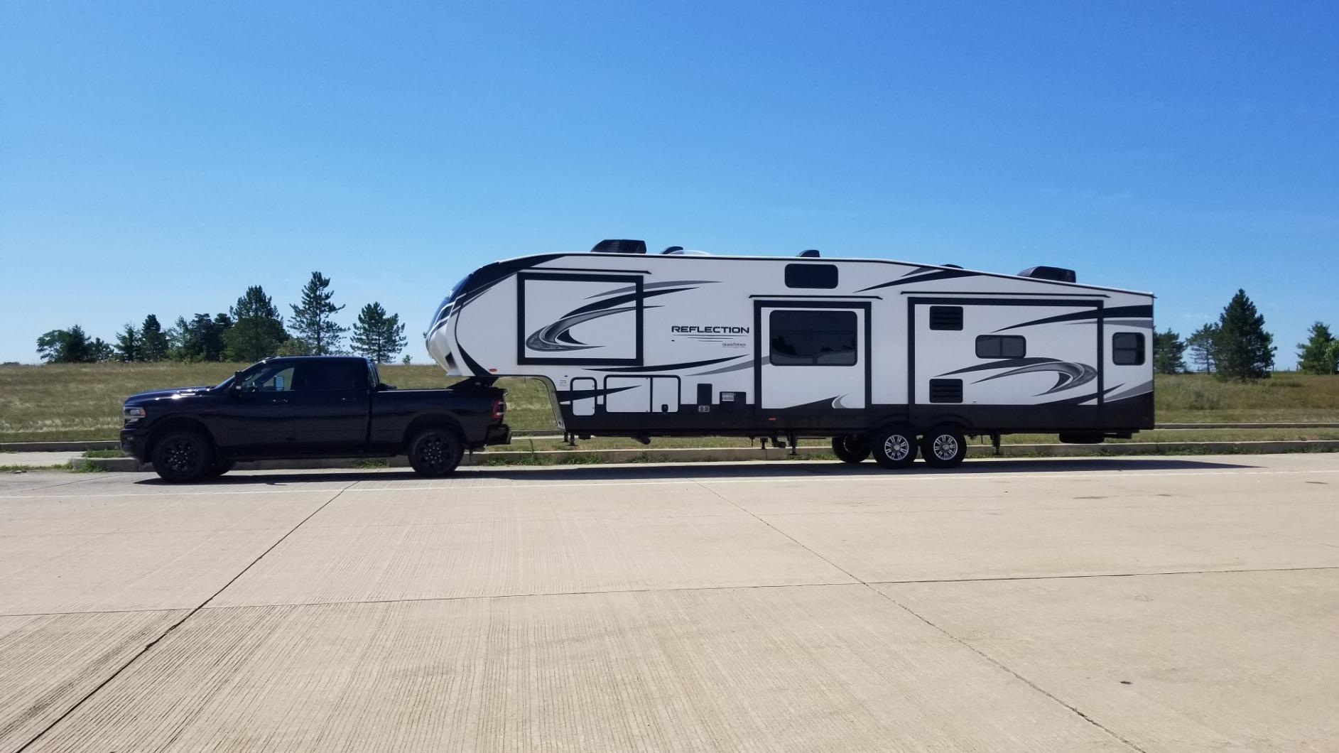 PullRite 2600 Superlite Single Point Attachment Fifth Wheel Hitch customer photo 1
