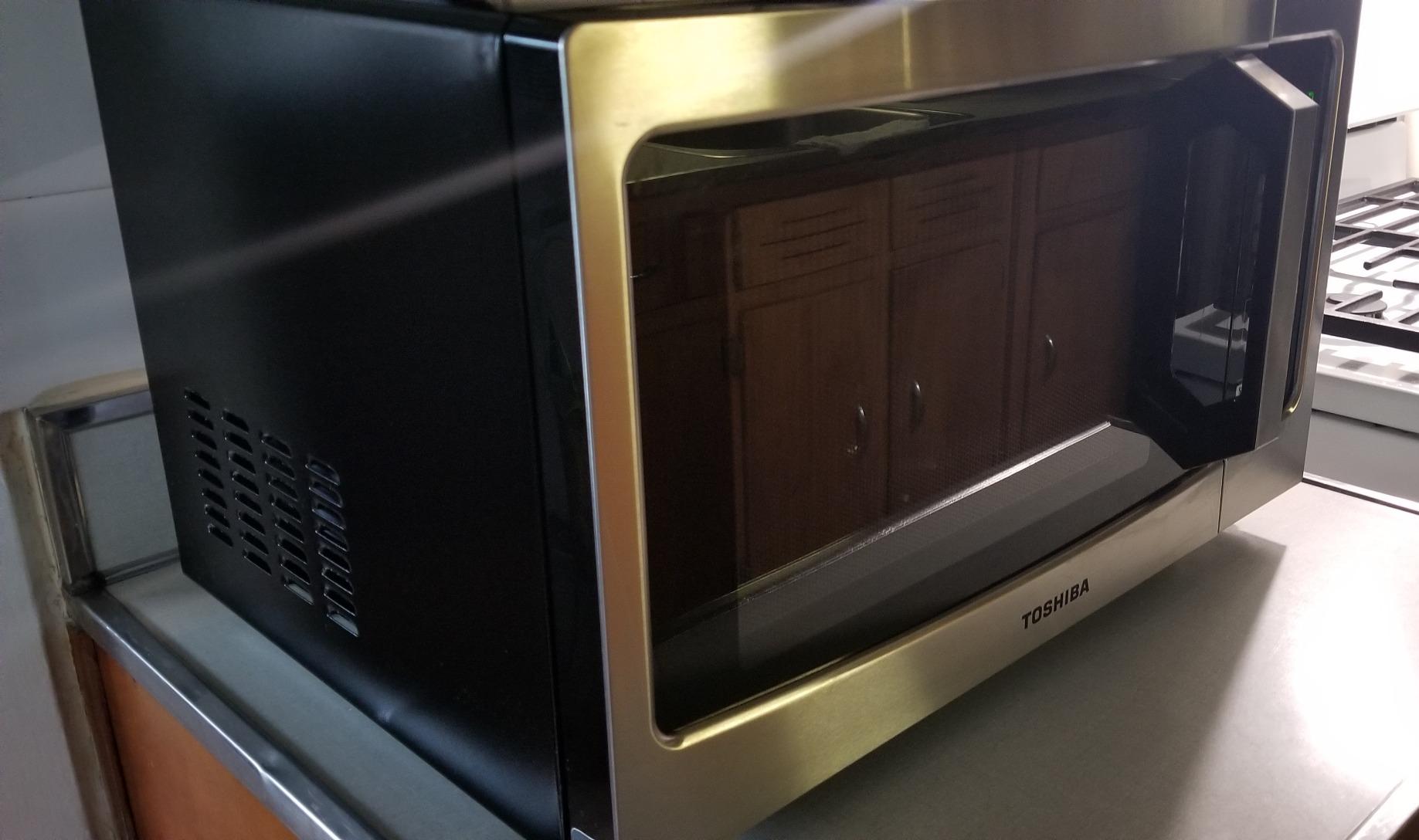 TOSHIBA EM131A5C-SS Countertop Microwave Ovens 1.2 Cu Ft with 12.4
