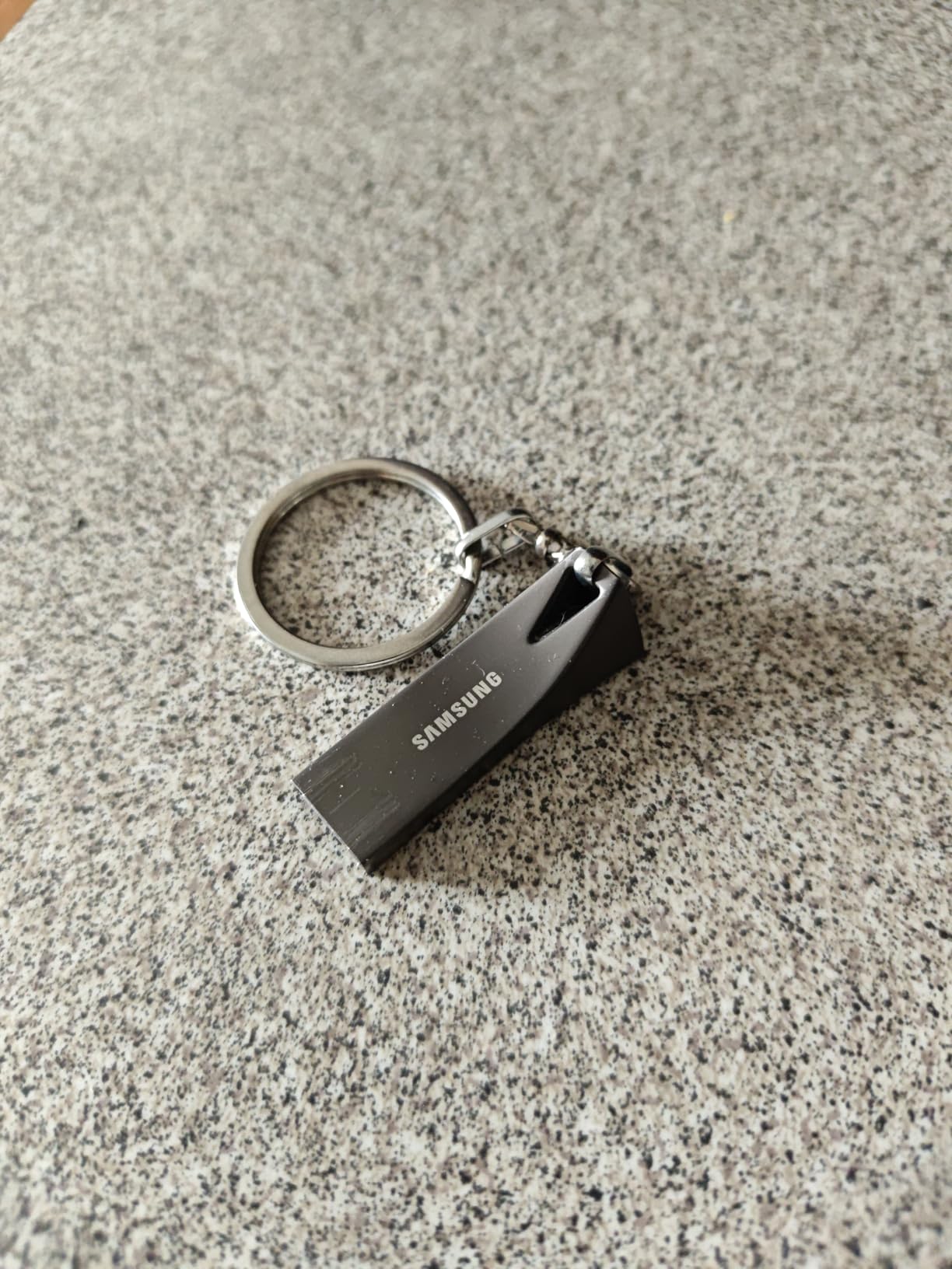 Samsung BAR Plus 3.1 USB Flash Drive, 128GB, 400MB/s, Rugged Metal Casing, MUF-128BE4/AM, Titan Grey customer photo 1