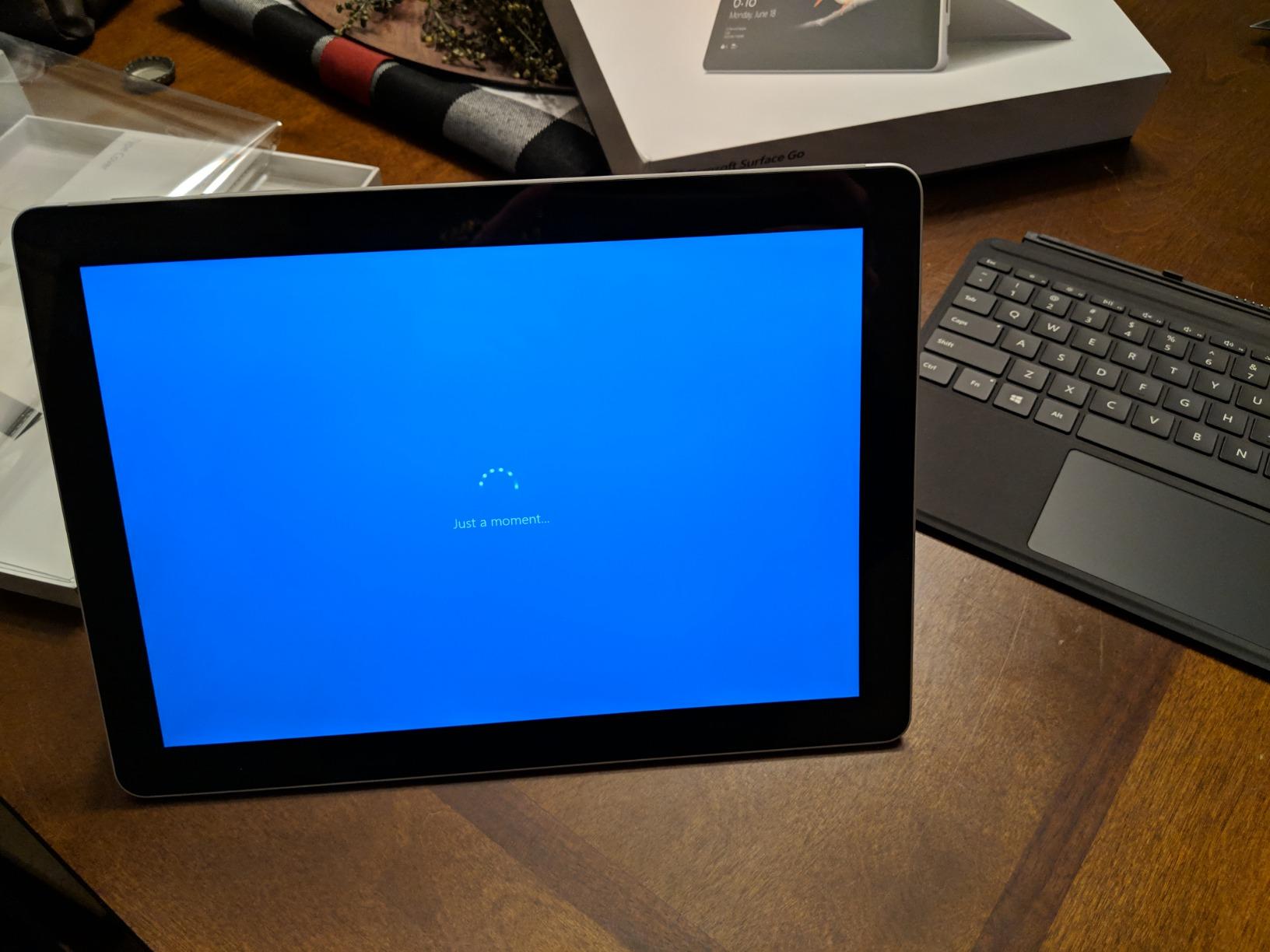 Microsoft Surface Go (Intel Pentium Gold, 4GB RAM, 64GB) customer photo 1