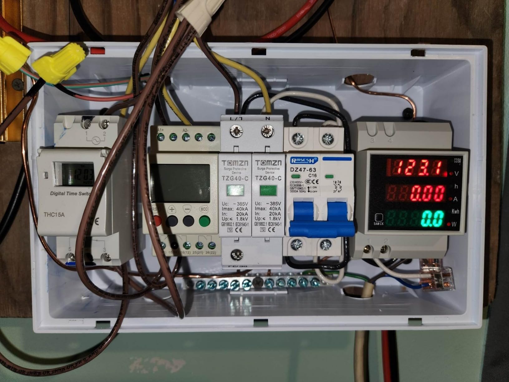 Y&H 1000W Grid Tie Inverter Power Limiter DC25-60V Solar Input AC110V/240V Auto Switch customer photo 1