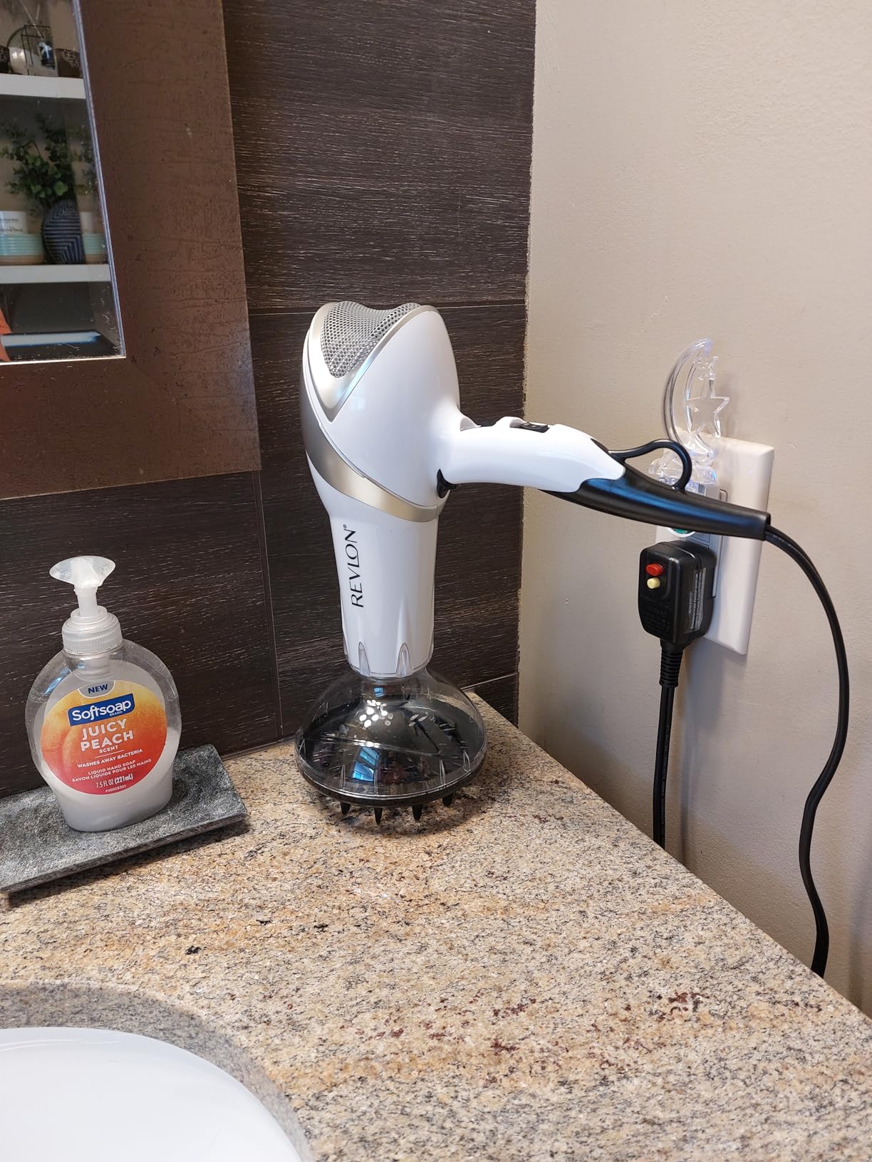 REVLON Infrared Ionic Hair Dryer with Diffuser & Concentrator, 2 Speed Settings, Blow Dryer with Tourmaline Technology for Frizz Control, 1875 Watt Power for Fast Drying customer photo 1