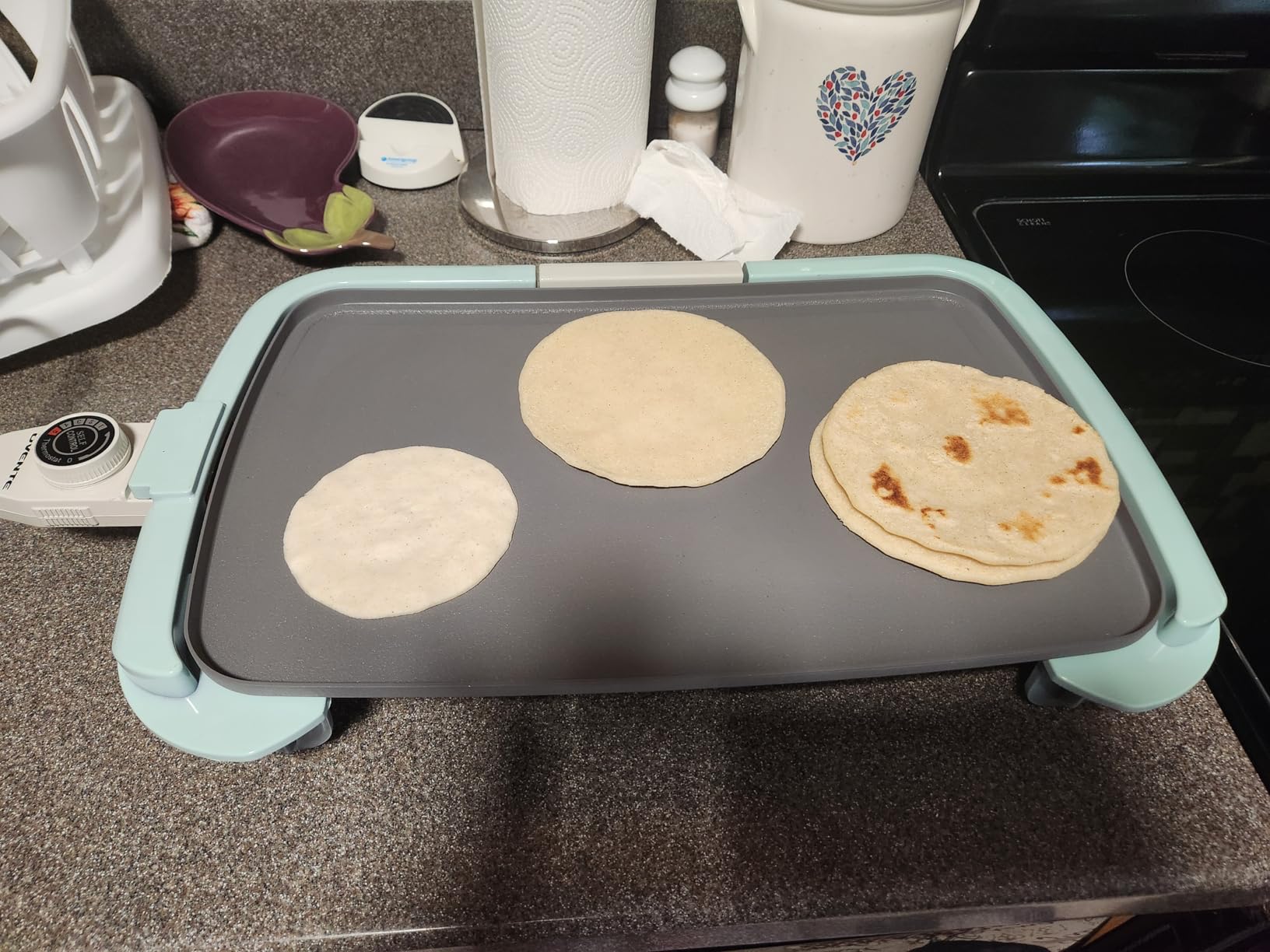 OVENTE Electric Griddle with 16 x 10 Inch Flat Non-Stick Cooking Surface, Removable and Adjustable Temperature Control, GD1610B customer photo 1