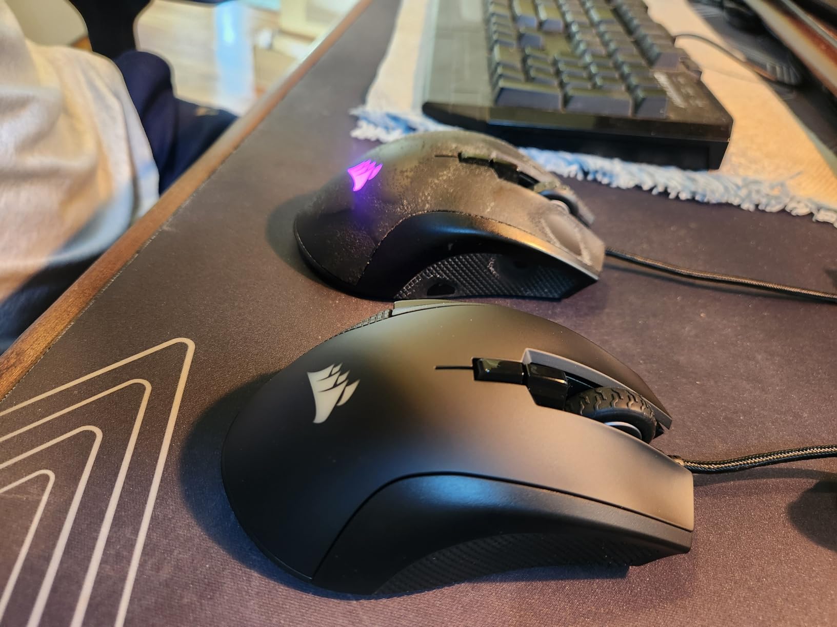 Corsair IRONCLAW RGB Wired FPS/MOBA Gaming Mouse - 18,000 DPI - 7 Programmable Buttons customer photo 2