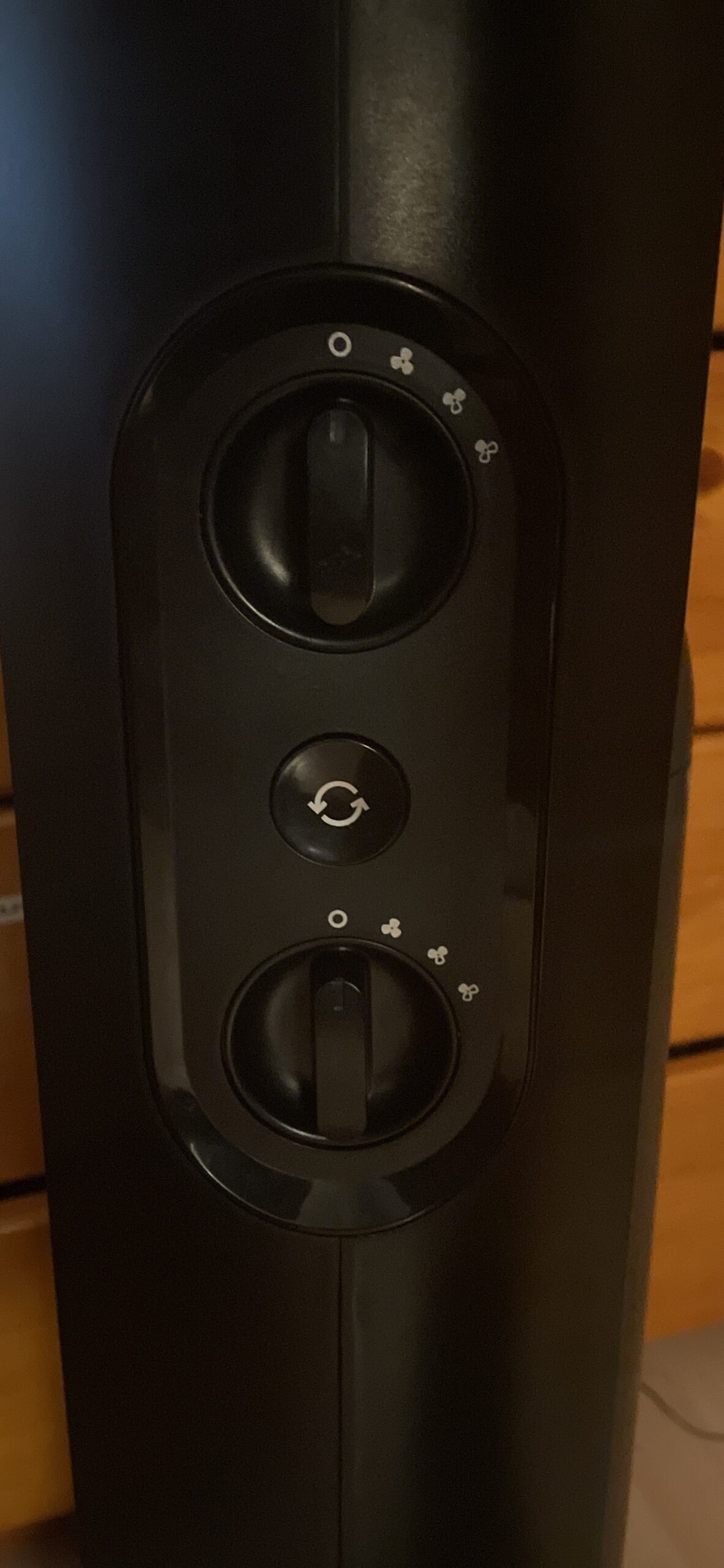 Honeywell TurboForce Tower Fan, 2-in-1 Fan with 6 speeds, quiet operation quality. Stylish Tower Fan for home, room, bedroom or home office - Black, HYF500 customer photo 2