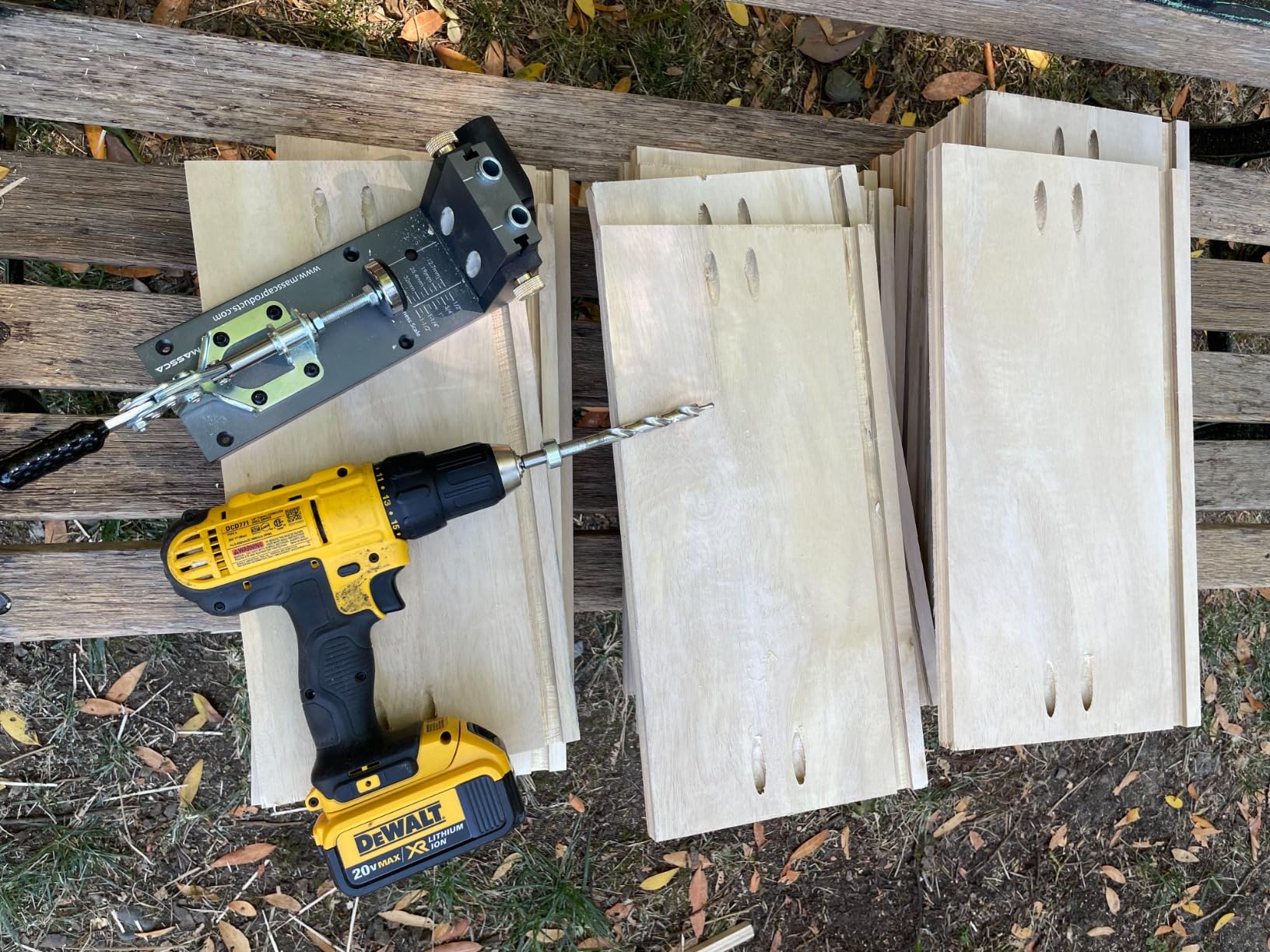 Massca Pocket Hole Jig Kit M1 - Adjustable & Easy to Use Pocket Screw Jig - Heavy Duty Drill Jig for Angled Holes with Drill Bit, Pocket Self Tapping Screws & Driver Bit customer photo 1