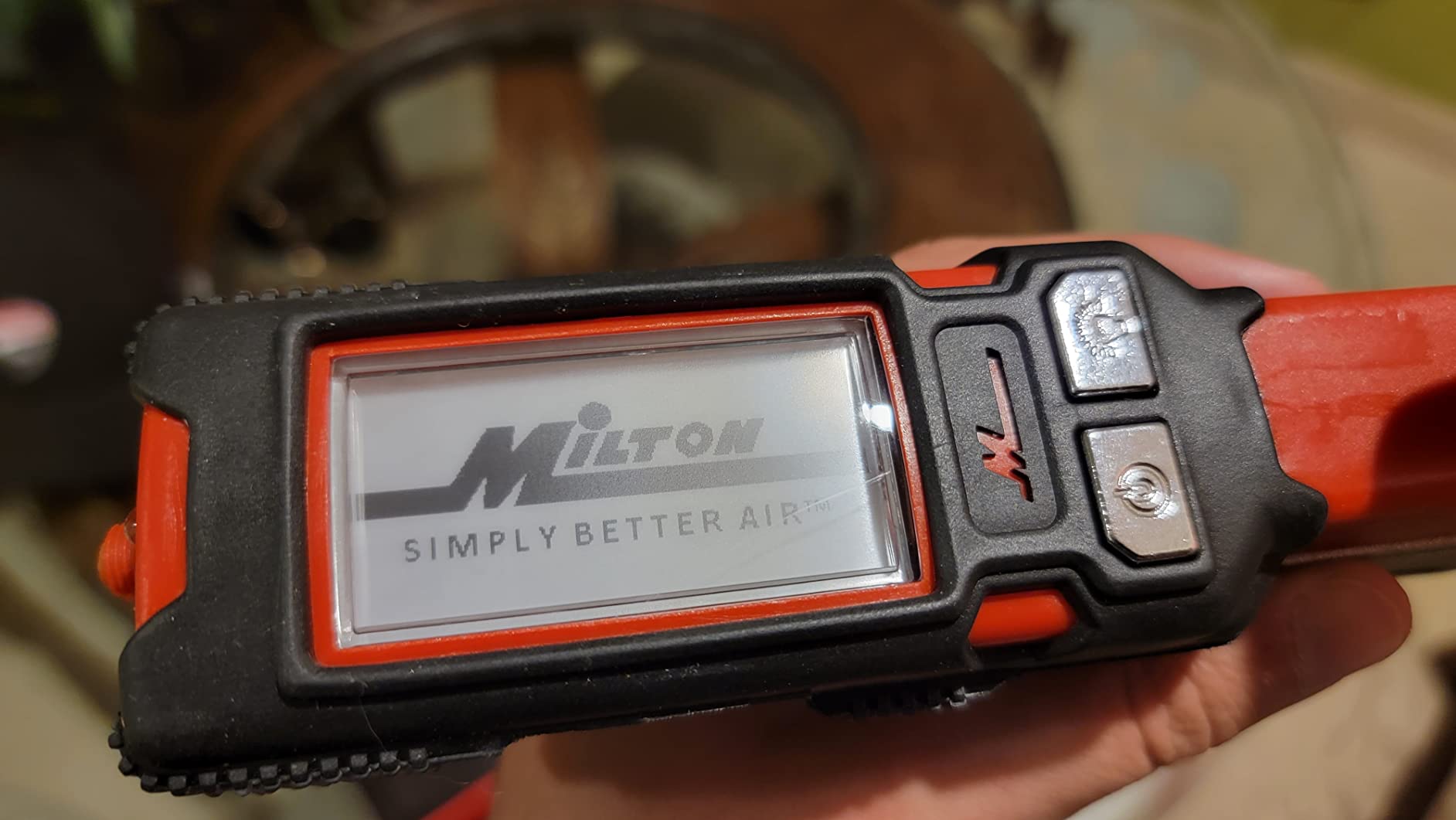 Milton Precision Digital Tire Pressure Gauge S-580ekit, Made In USA Most Accurate Inflator Gauge Available, Perfect for Professional Technicians, Easy to Read Display, 0-160 PSI Pressure Range, Red customer photo 1