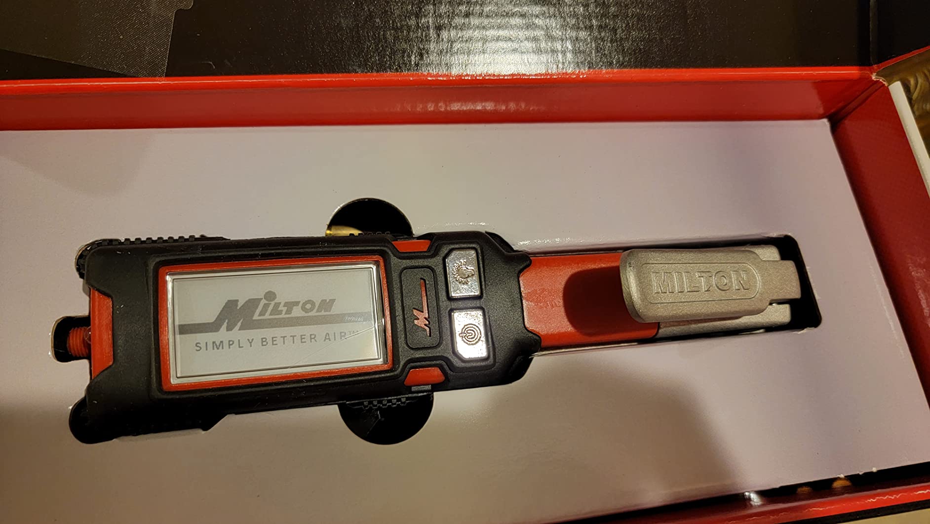 Milton Precision Digital Tire Pressure Gauge S-580ekit, Made In USA Most Accurate Inflator Gauge Available, Perfect for Professional Technicians, Easy to Read Display, 0-160 PSI Pressure Range, Red customer photo 2