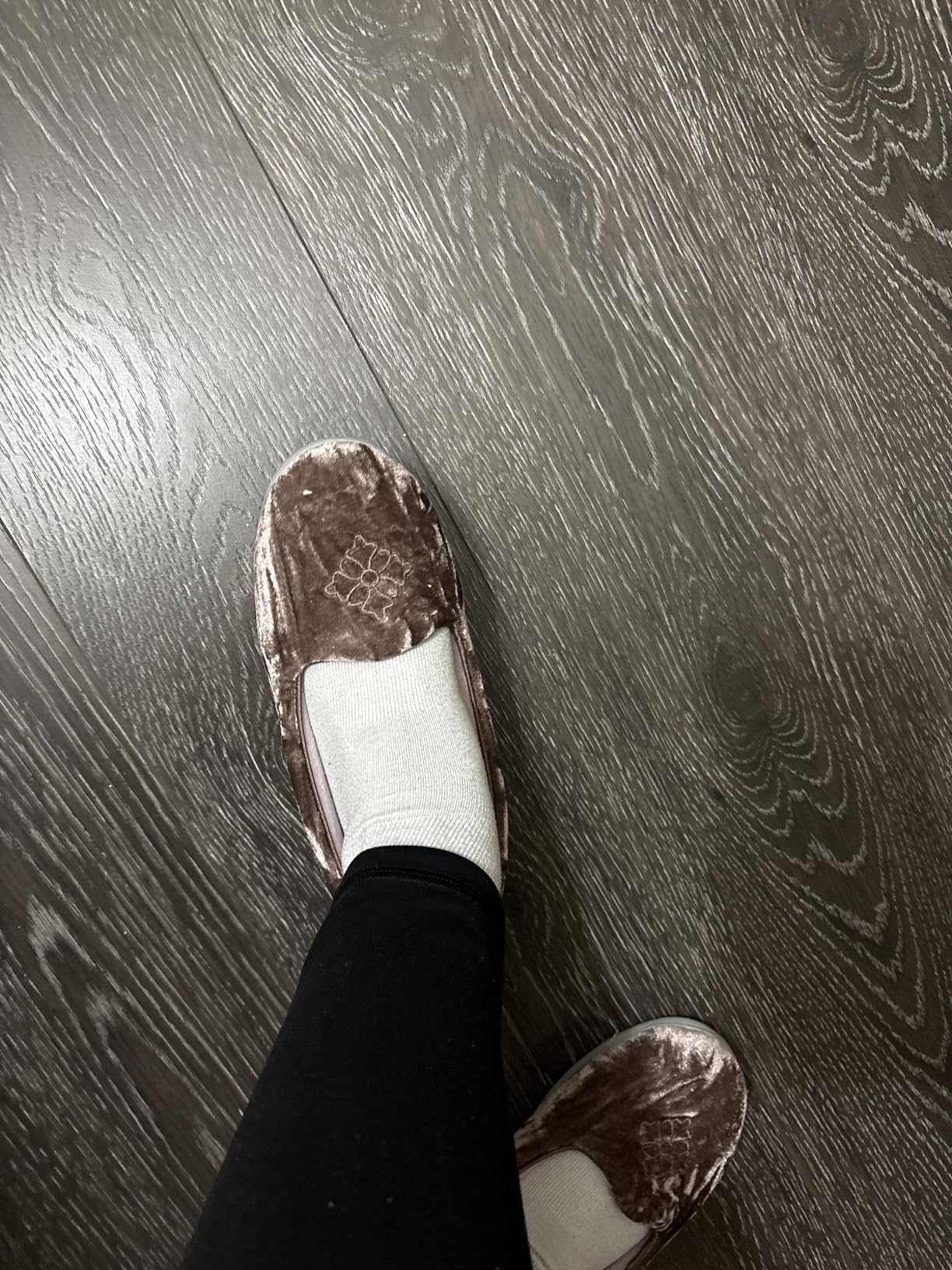Dearfoams Women's Rebecca Soft Memory Foam Lightweight House Shoes Cozy Loafer with Warm Lining and Wide Widths Slipper customer photo 2