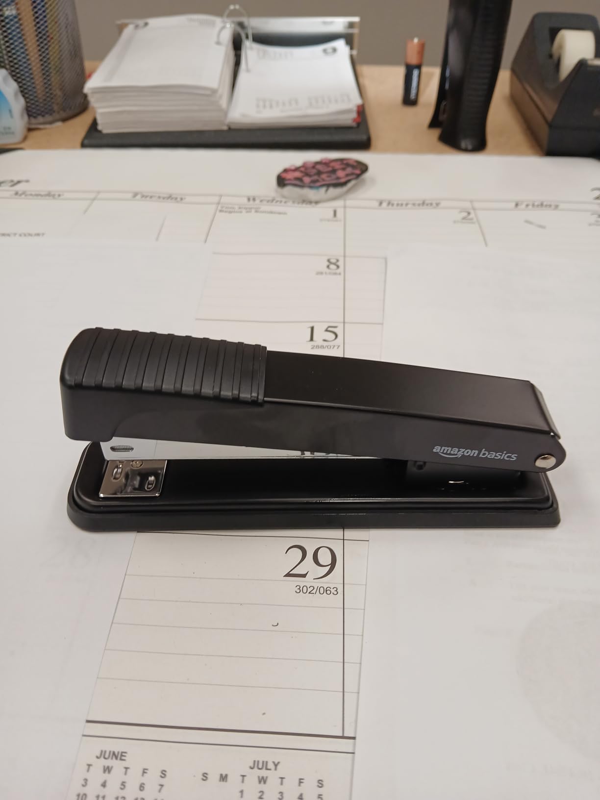 Amazon Basics Full-Strip Metal Office Desktop Stapler, 20 Sheet Capacity, Non-Slip, Black, 3-Pack customer photo 1