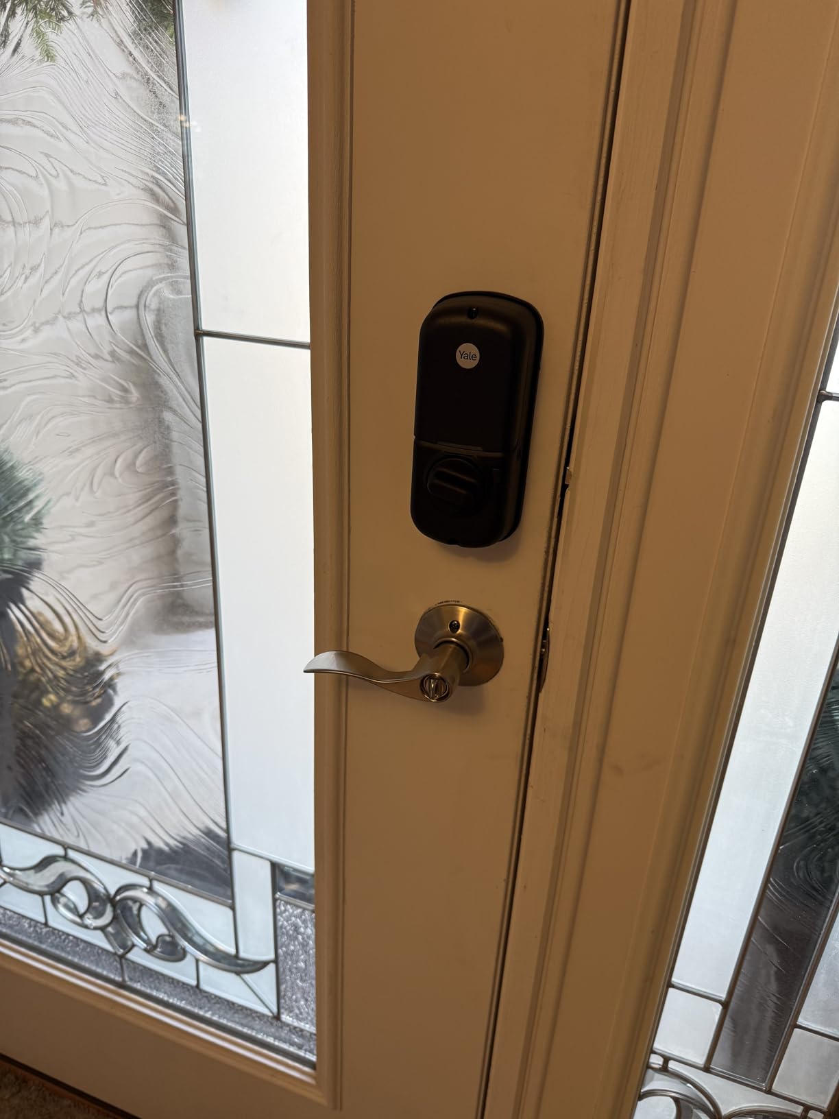 Yale Assure SL Deadbolt Smart Lock, Black Suede Keyless Entry Door Lock with Wi-Fi Connected Touchscreen for Front or Back Door, YRD256-CBA-BSP customer photo 2