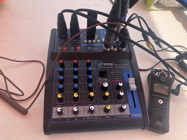 Pyle Professional Audio Mixer Sound Board Console System Interface 4 Channel Digital USB Bluetooth MP3 Computer Input 48V Phantom Power Stereo DJ Studio Streaming FX 16-Bit DSP Processor - PMXU43BT.5 customer photo 1