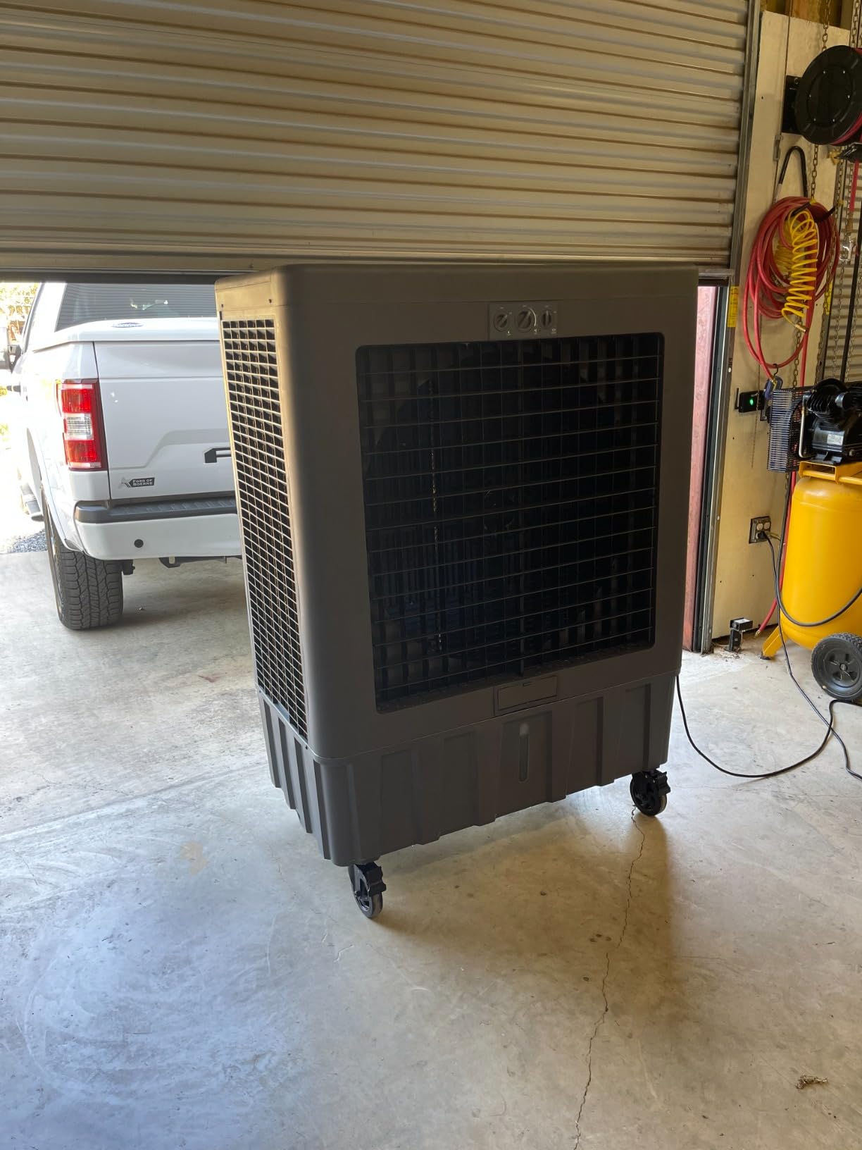 MC92V Evaporative Cooler 11,000 CFM,Gray customer photo 1