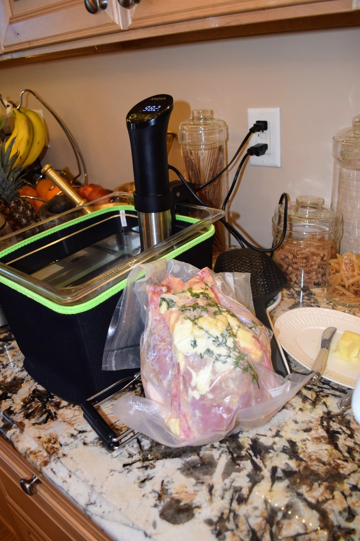 EVERIE 12 Quart Sous Vide Container with Collapsible Hinged Lid + Wobble-Free Stainless Steel Rack Divider + Insulating Neoprene Sleeve customer photo 2