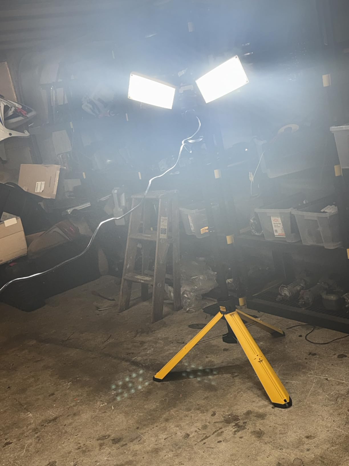 LUTEC Upgraded 6290Pro 15000 Lumen 105 Watt Dual-Head LED Work Light with Telescoping Tripod customer photo 1