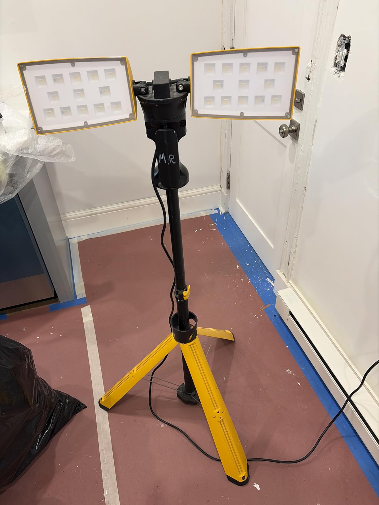 LUTEC Upgraded 6290Pro 15000 Lumen 105 Watt Dual-Head LED Work Light with Telescoping Tripod customer photo 2