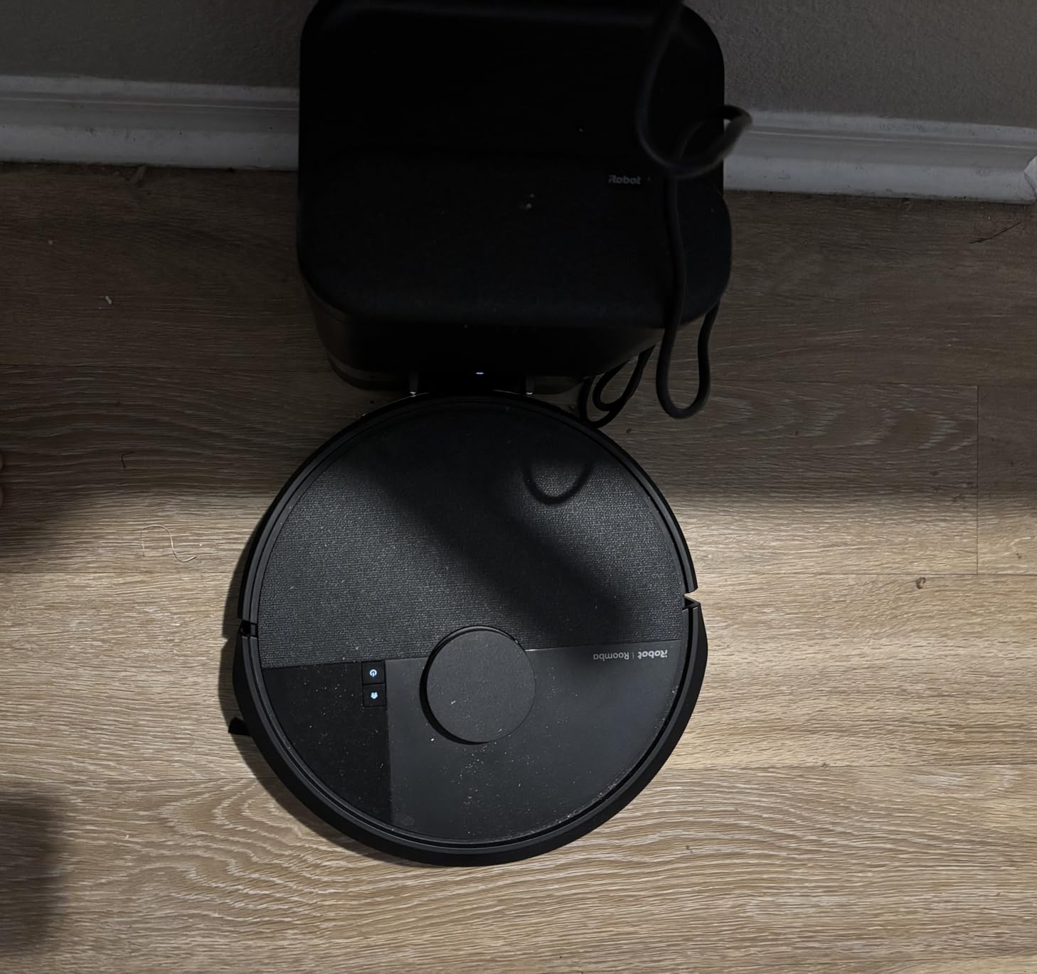 Roomba i3+ EVO (3550) Self-Emptying Robot Vacuum - Now Clean by Room with Smart Mapping, Empties Itself for Up to 60 Days, Works with Alexa, Ideal for Pet Hair, Carpets customer photo 2