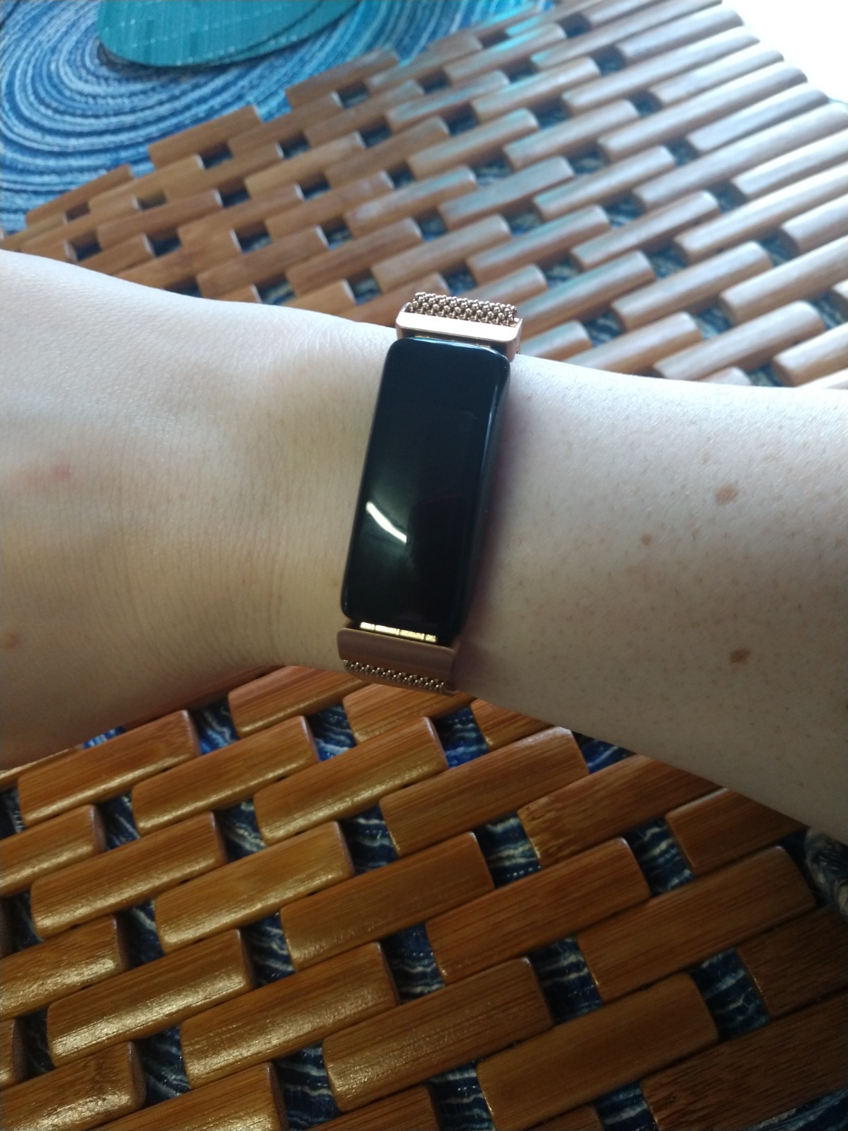Fitbit Inspire 2 Health & Fitness Tracker with a Free 1-Year Premium Trial, 24/7 Heart Rate, Black/Black, One Size (S & L Bands Included) (Renewed) customer photo 2