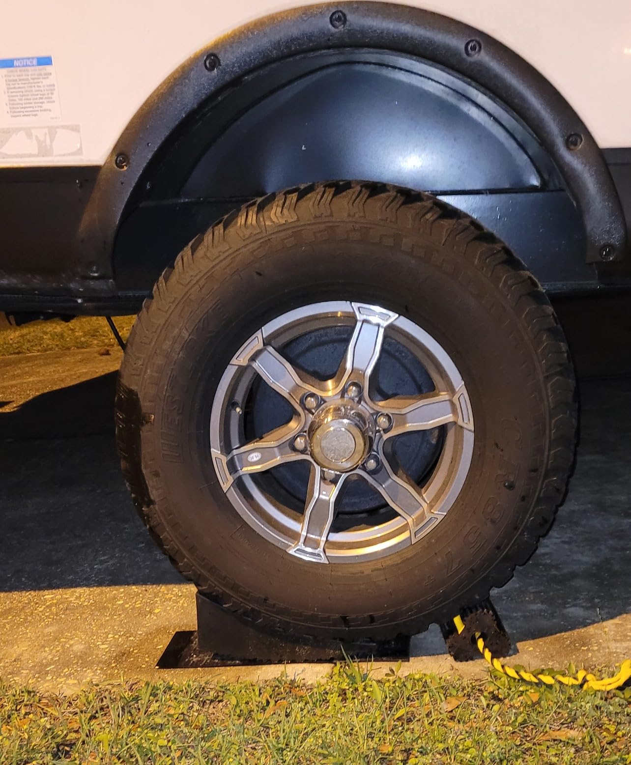 HOXWELL Heavy Duty Rubber Dual Wheel Chocks, RV Non Slip Wheel Stoppers with Nylon Rope Yellow Reflective Tape, Wheel Block for Travel Trailers, Aircraft, Car, Camper, Truck 1 Pair customer photo 1