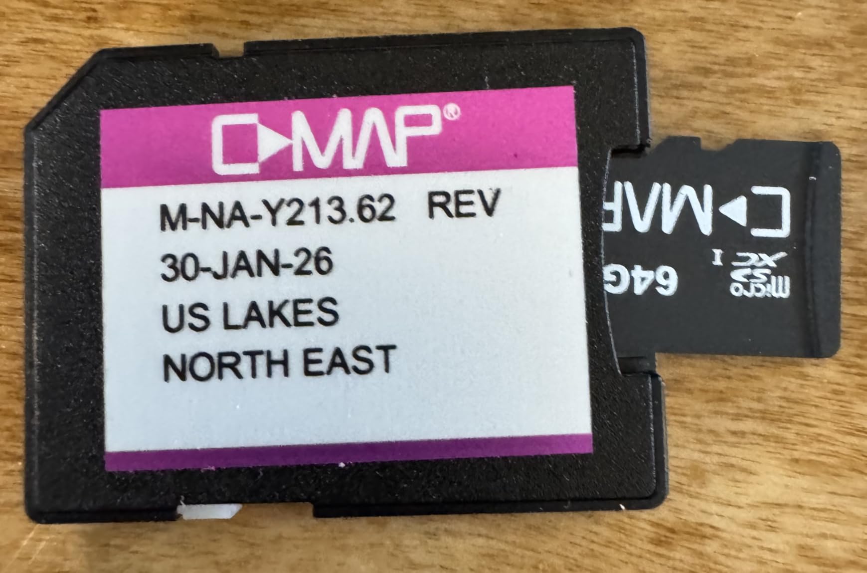 C-MAP Reveal Lakes - US Lakes North East, Map Card for Marine GPS Navigation customer photo 2