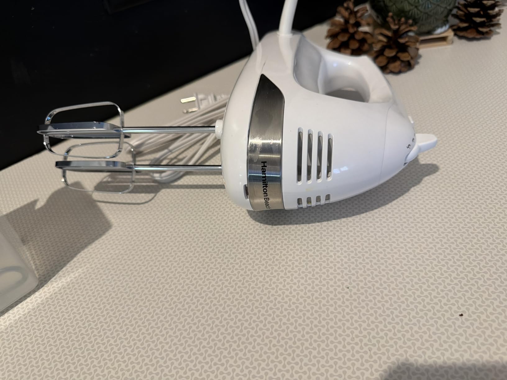 Hamilton Beach 6-Speed Electric Hand Mixer with Whisk, Dough Hooks and Easy Clean Beaters, Powerful 275 Watt Motor, Snap-On Storage Case, White customer photo 2
