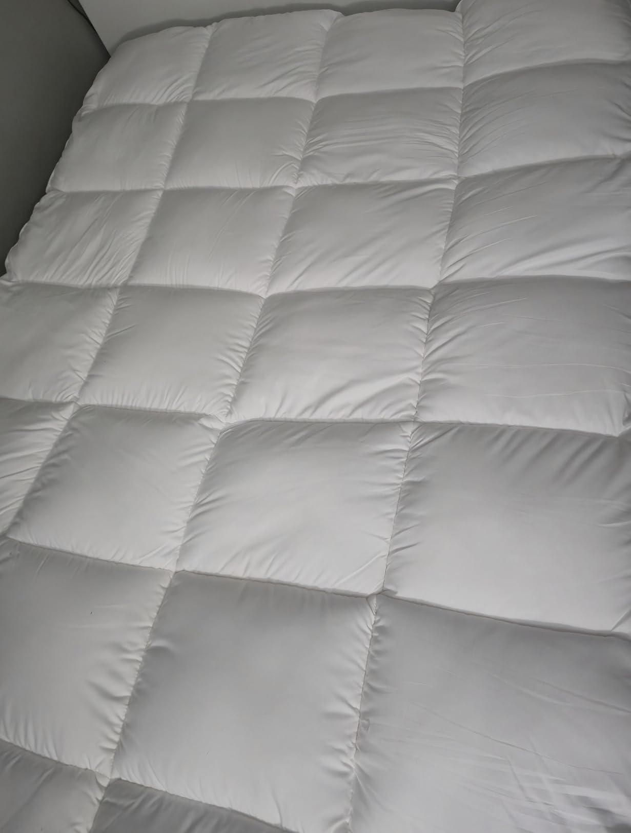 ELEMUSE King Mattress Topper for Back Pain, Extra Thick Mattress Pad Cover, Plush Soft Pillowtop with Elastic Deep Pocket, Overfilled Down Alternative Filling customer photo 1