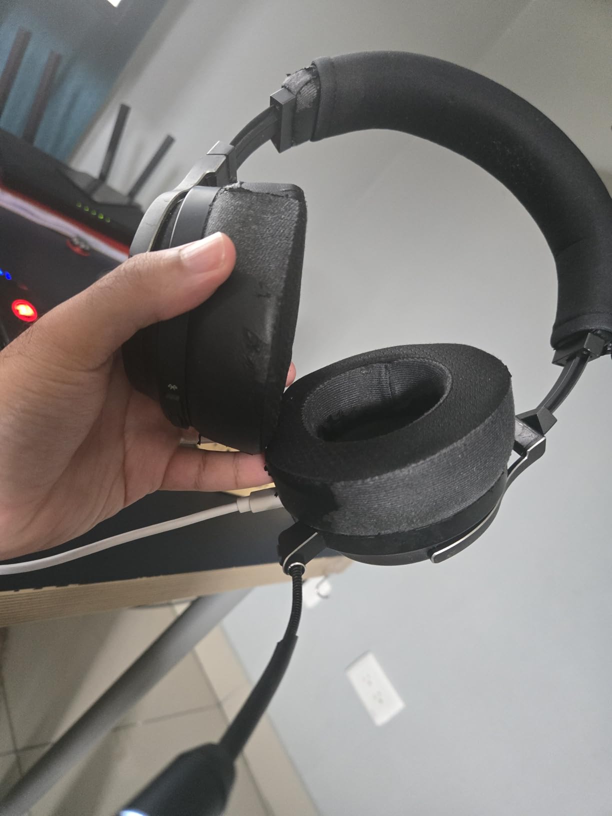 Corsair Virtuoso RGB Wireless XT Multiplatform Gaming Headset with Bluetooth - Dolby Atmos customer photo 1
