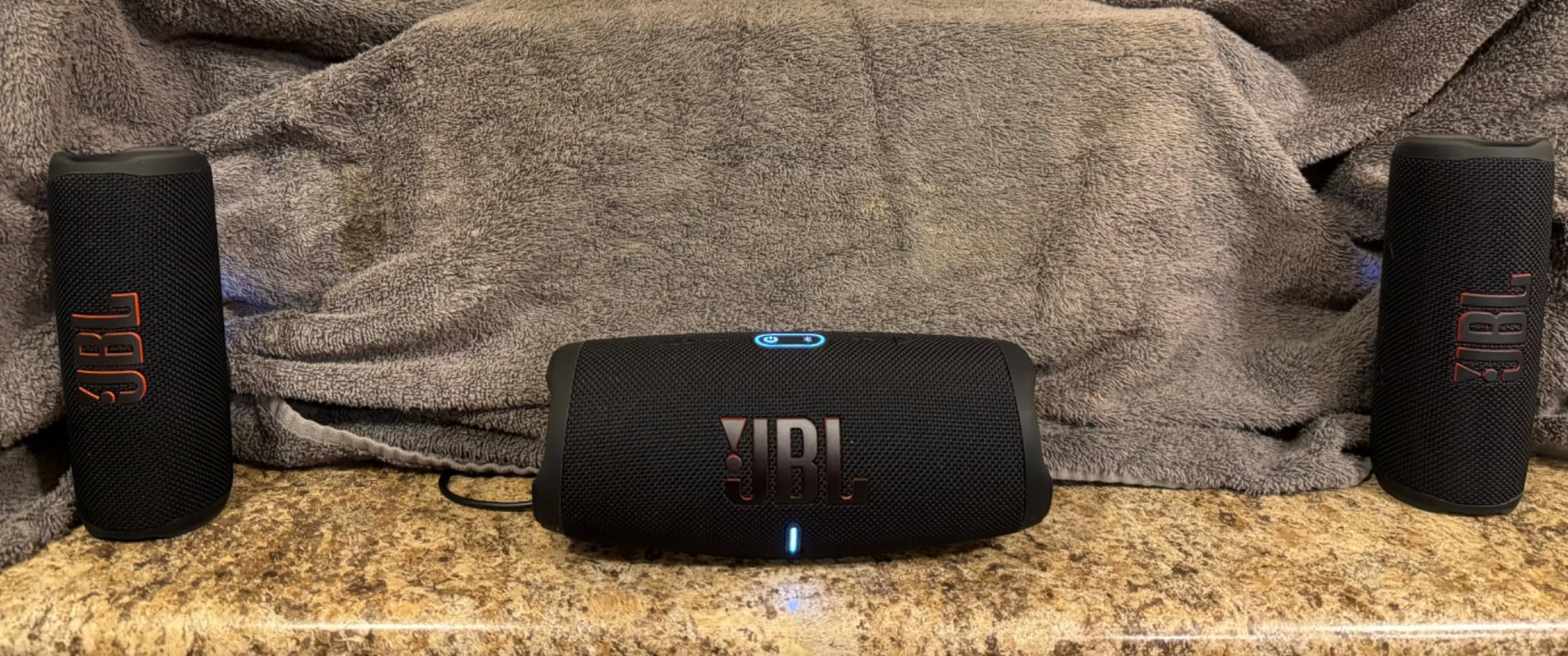 JBL Flip 6 - Portable Bluetooth Speaker, powerful sound and deep bass, IPX7 waterproof, 12 hours of playtime, JBL PartyBoost (Black) customer photo 2