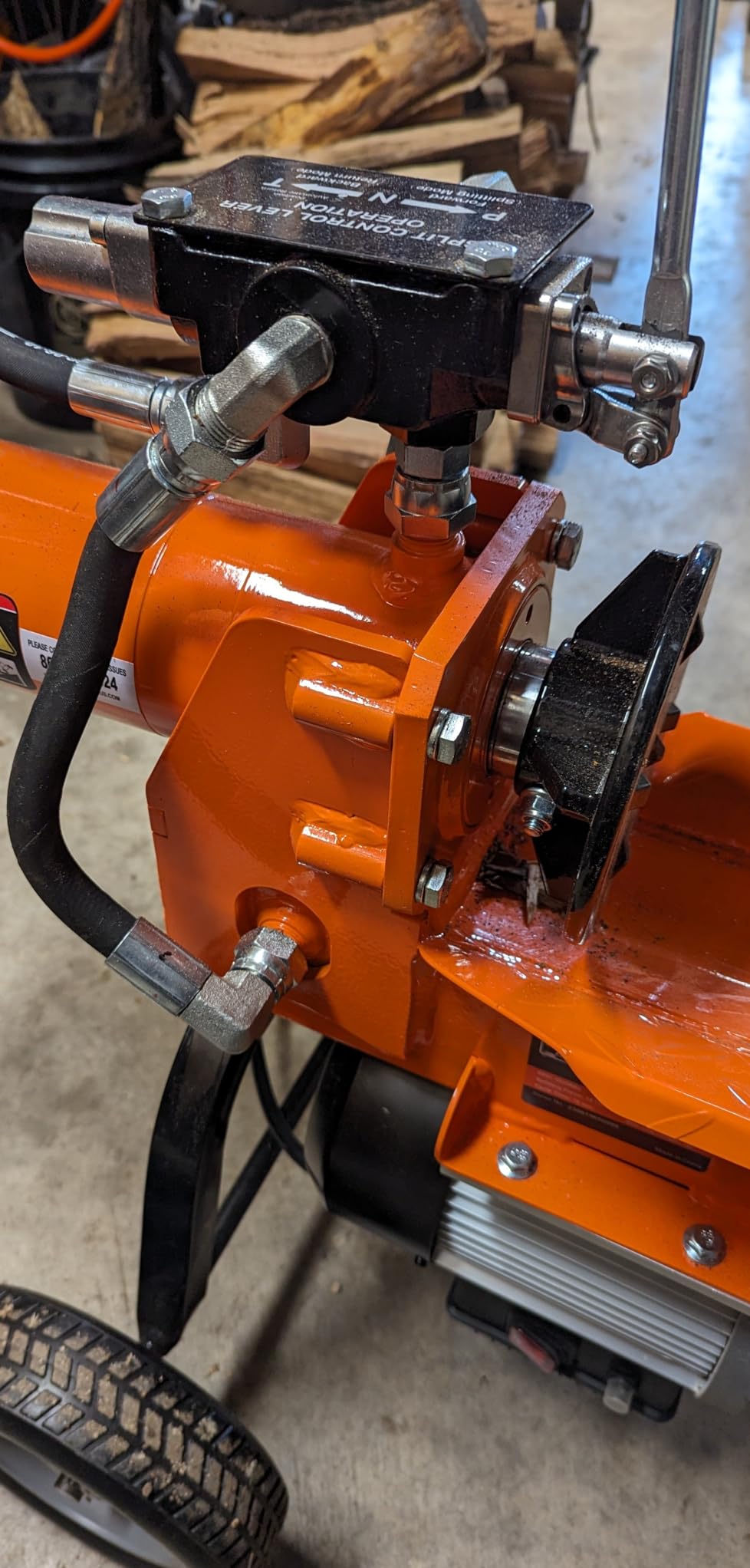 SuperHandy Log Splitter Portable Electric 14 Ton Rapid Auto Return Hydraulic Ram System Bucher Gear Pump 2.5eHP 15Amp Motor Horizontal Full Beam Steel Wedge Firewood Splitting Forestry Harvesting customer photo 3