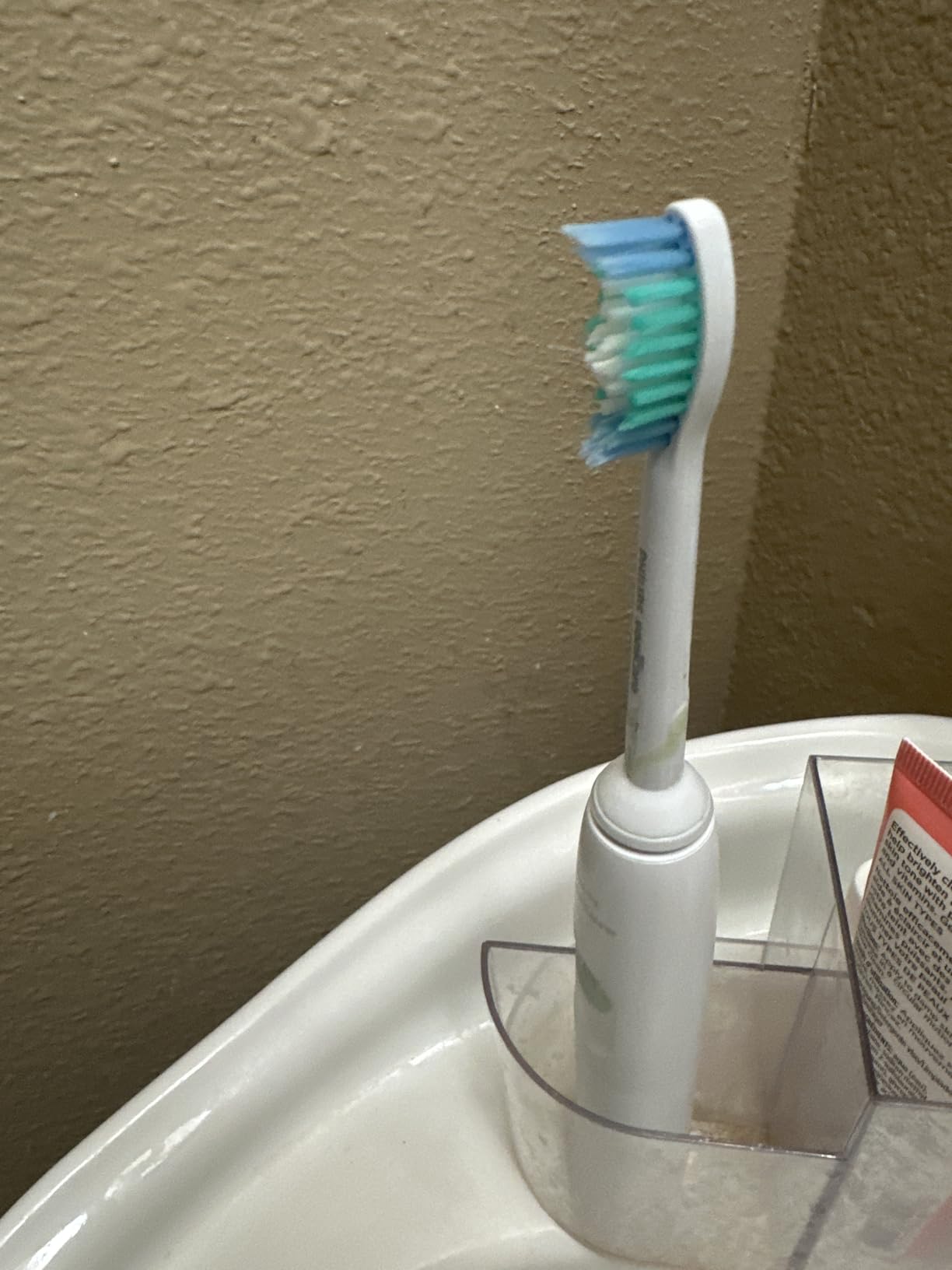 Philips Sonicare 2100 Series Electric Toothbrush - Sonic Toothbrush with Advanced Sonic Technology, Two Intensity Settings, Smartimer & Quadpacer, White, Model HX3661/04 customer photo 2