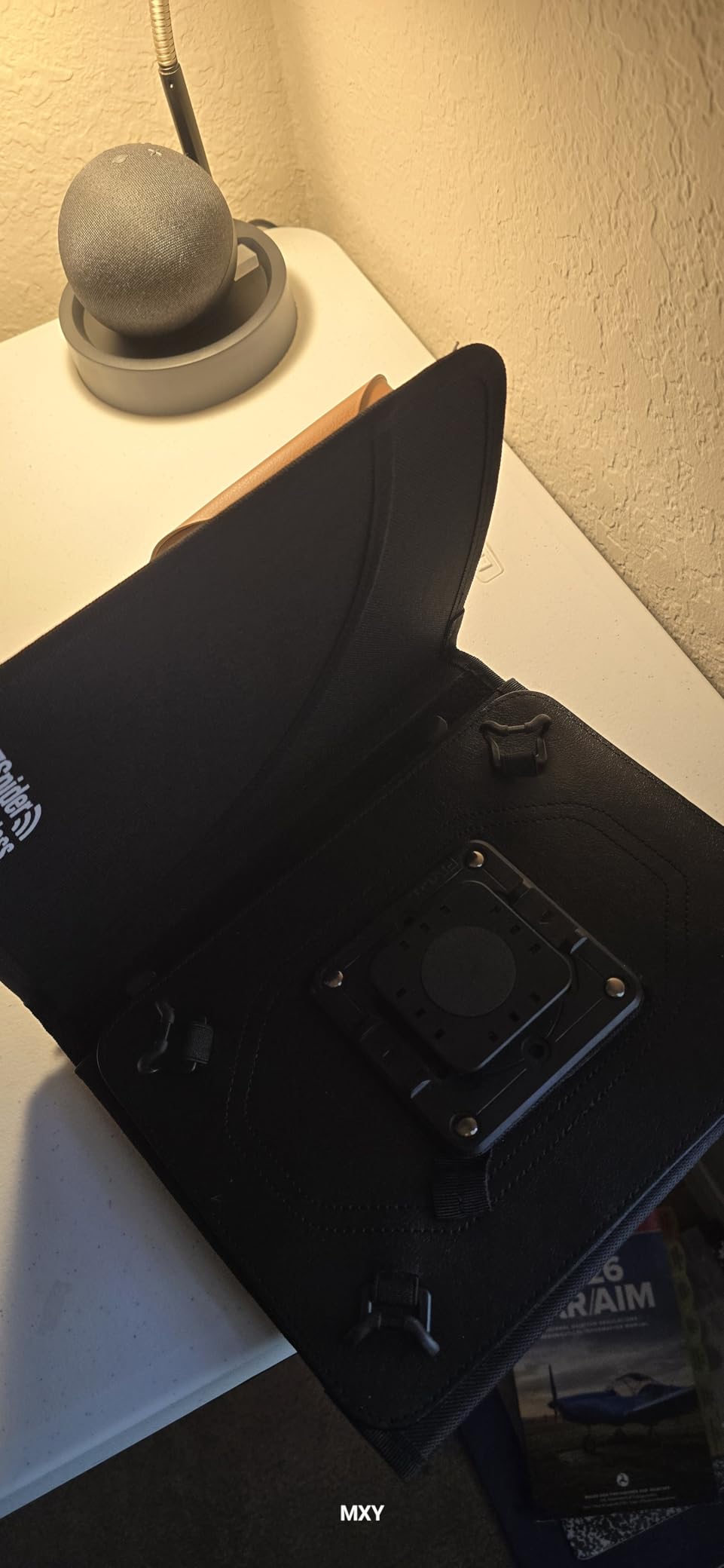 Pilot Kneeboard, Includes Aluminum Clipboard. Fits iPad Pro 9.7