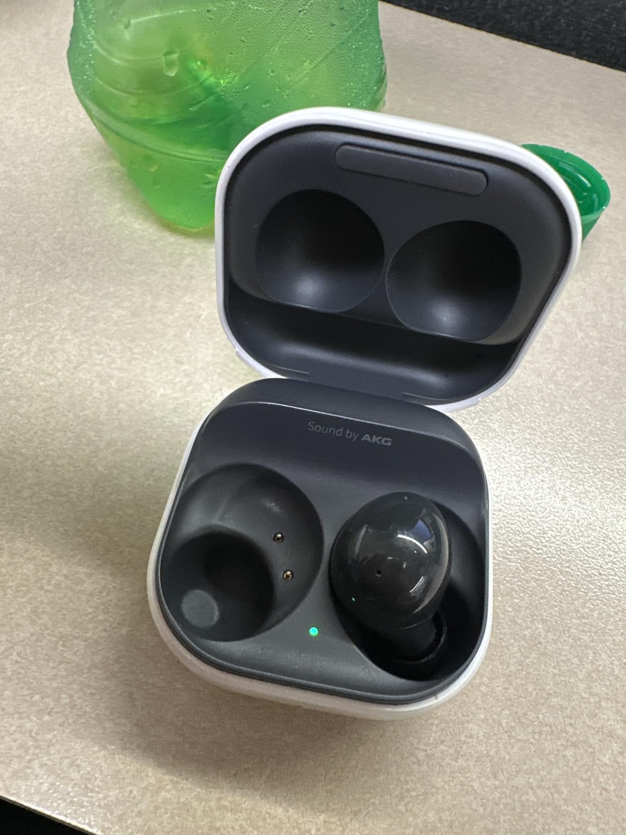 SAMSUNG Galaxy Buds2 True Wireless Earbuds Noise Cancelling Ambient Sound Bluetooth Lightweight Comfort Fit Touch Control, International Version (Graphite) (Renewed) customer photo 1