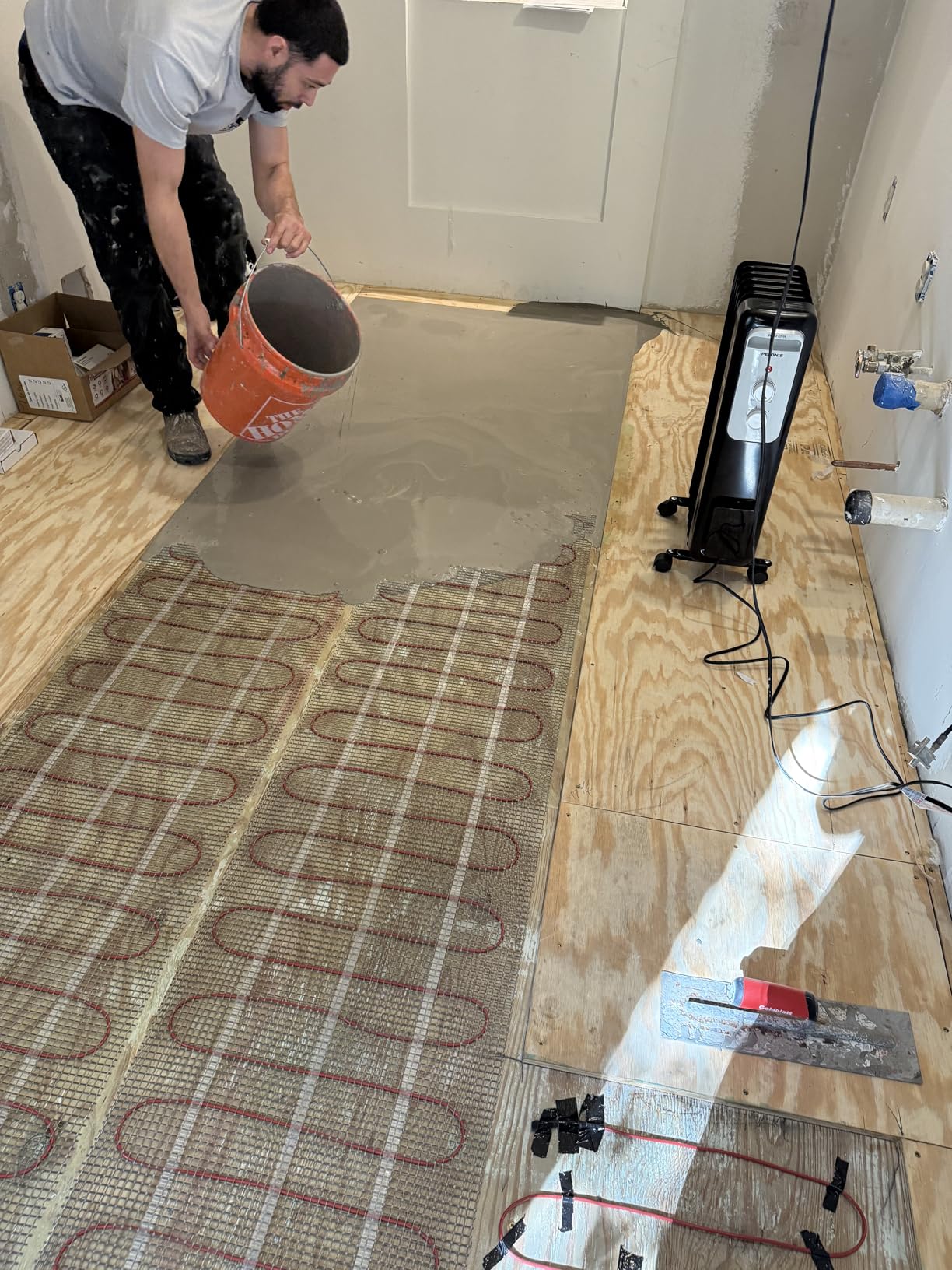 LuxHeat 150sqft Floor Heating Mat Kit - 120v Underfloor Heating System - Electric Radiant Heated Flooring System for Tile & Laminate - Includes UWG4 WiFi Programmable Thermostat w/GFCI, Alarm & Sensor customer photo 1