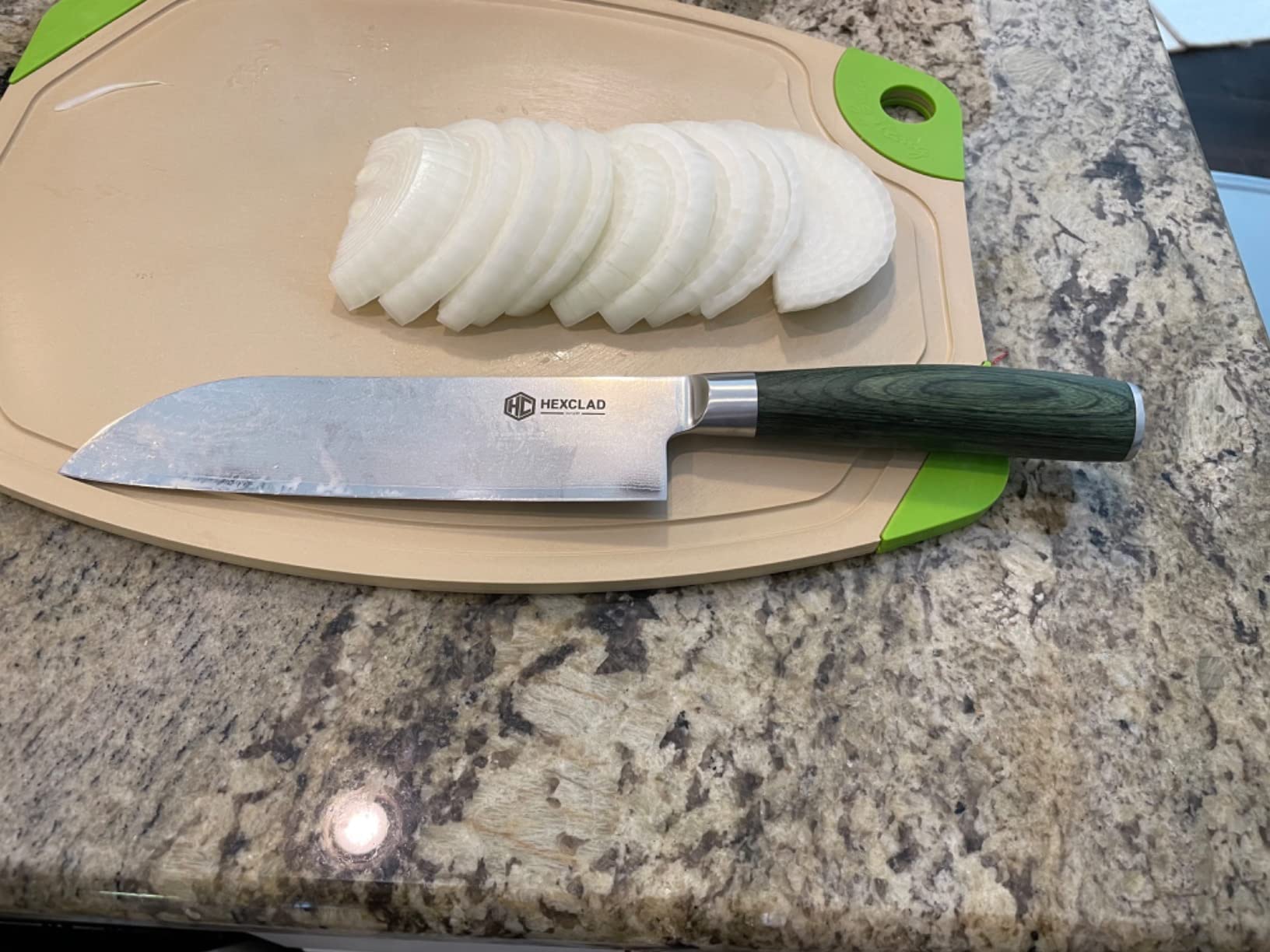 HexClad 7 Inch Japanese Damascus Stainless Steel Santoku Knife, Full Tang Construction, Pakkawood Handle customer photo 2
