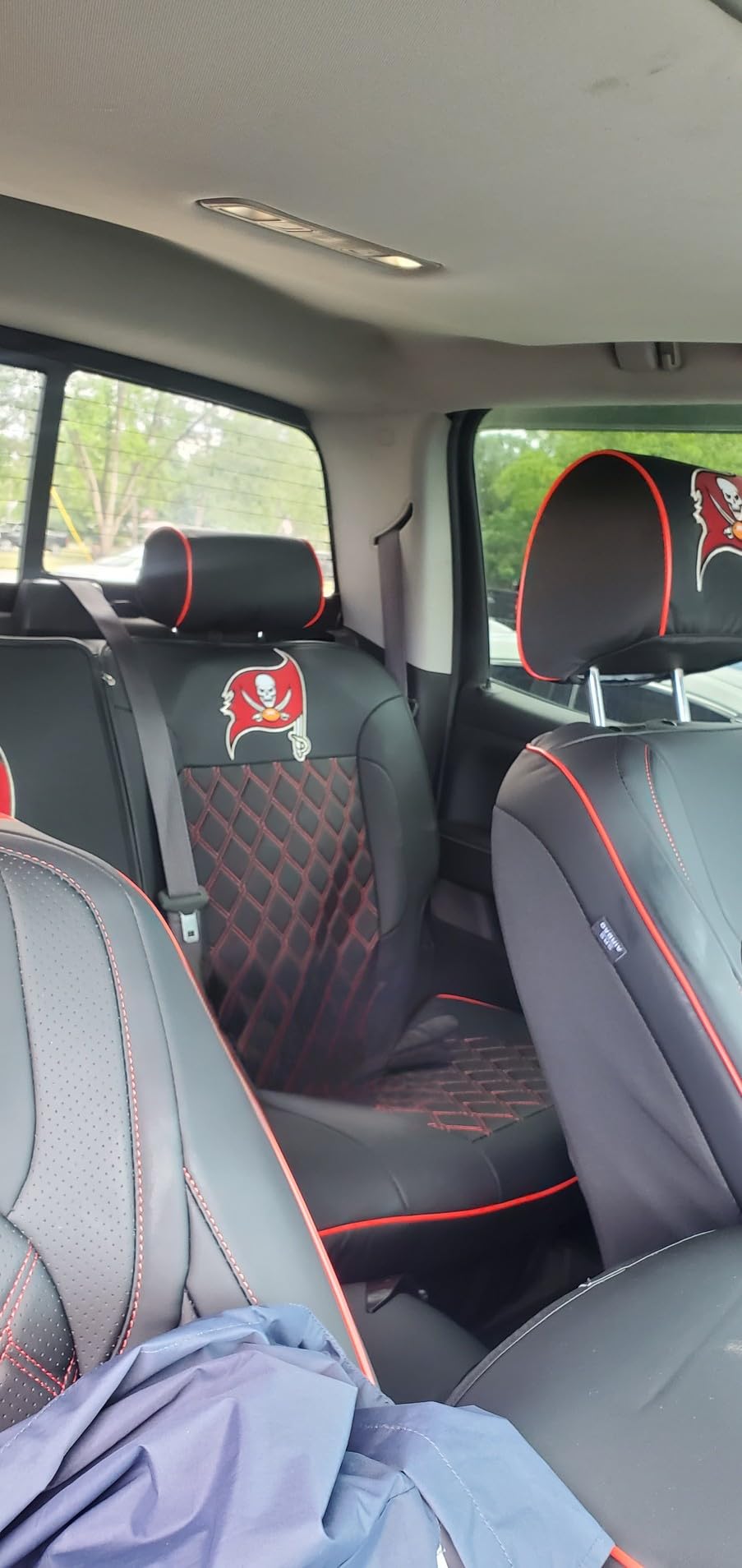 Huidasource Leather Seat Covers Custom Fit for Truck Chevy Silverado GMC Sierra 1500 2007-2013&2019-2025, 2500HD 3500HD 2020-2025 Crew Double Extended Cab Seat Cushion Protector (Full Set/Black&Red) customer photo 2