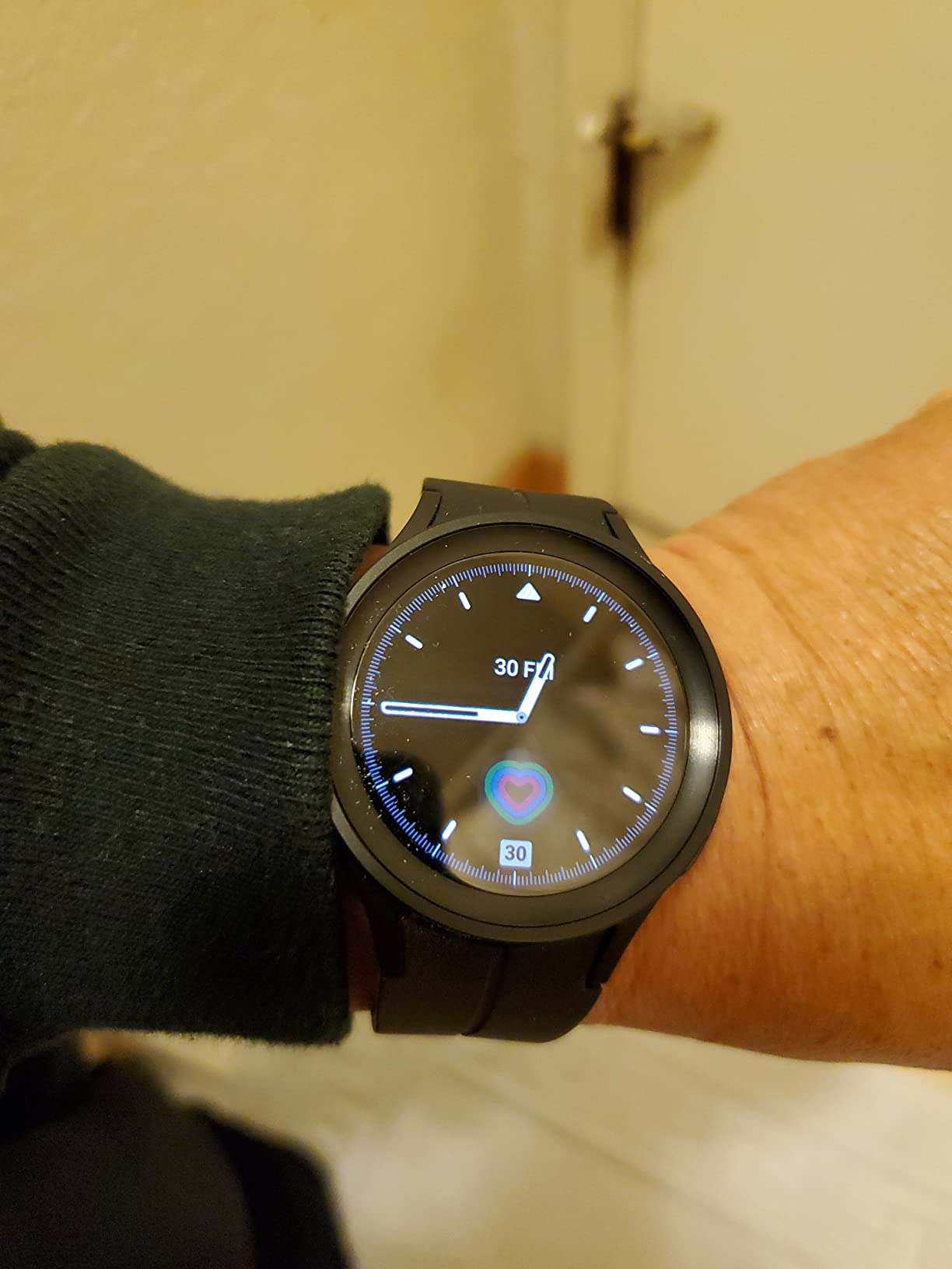 Samsung Galaxy Watch 5 Golf Edition, 40mm Bluetooth Smartwatch with Body, Health, Fitness and Sleep Tracker, Enhanced GPS Tracking customer photo 1