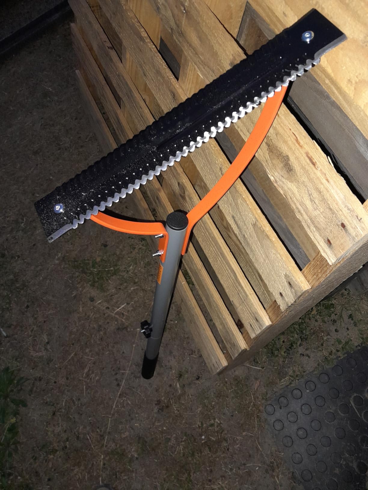 Walensee Weed Grass Cutter with Serrated Double-edged Sharp Blade Manual Grass Whip with 30 Inch Steel Handle Cut Overgrown Weeds Cutting Hand Tool Steel Sod Cutter for Garden, Yard, Field and Ditches customer photo 1