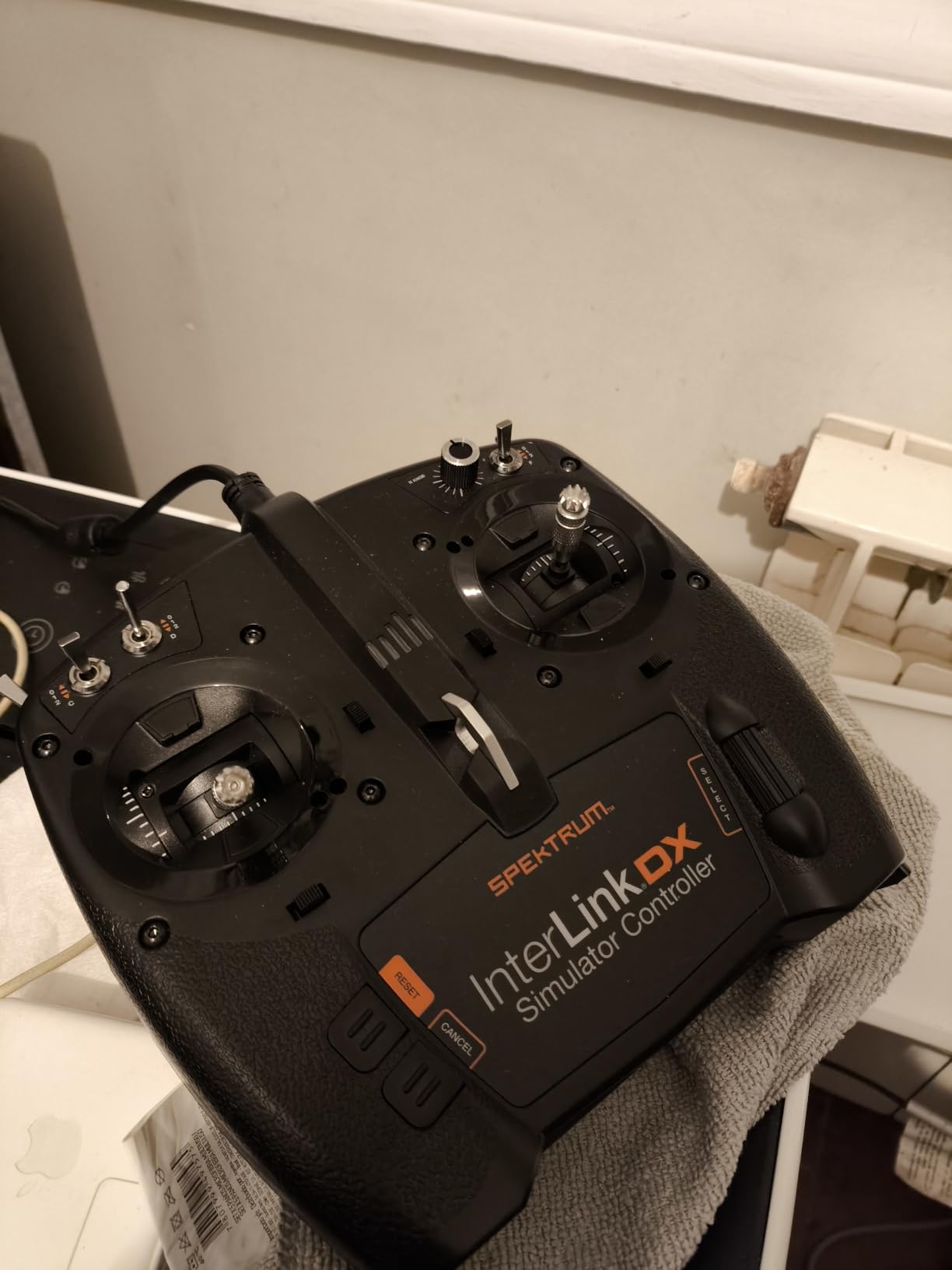 REALFLIGHT Evolution RC Flight Simulator Software with Interlink DX Controller Included RFL2000 Air/Heli Simulators Compatible with VR headsets Online Multiplayer Options customer photo 1