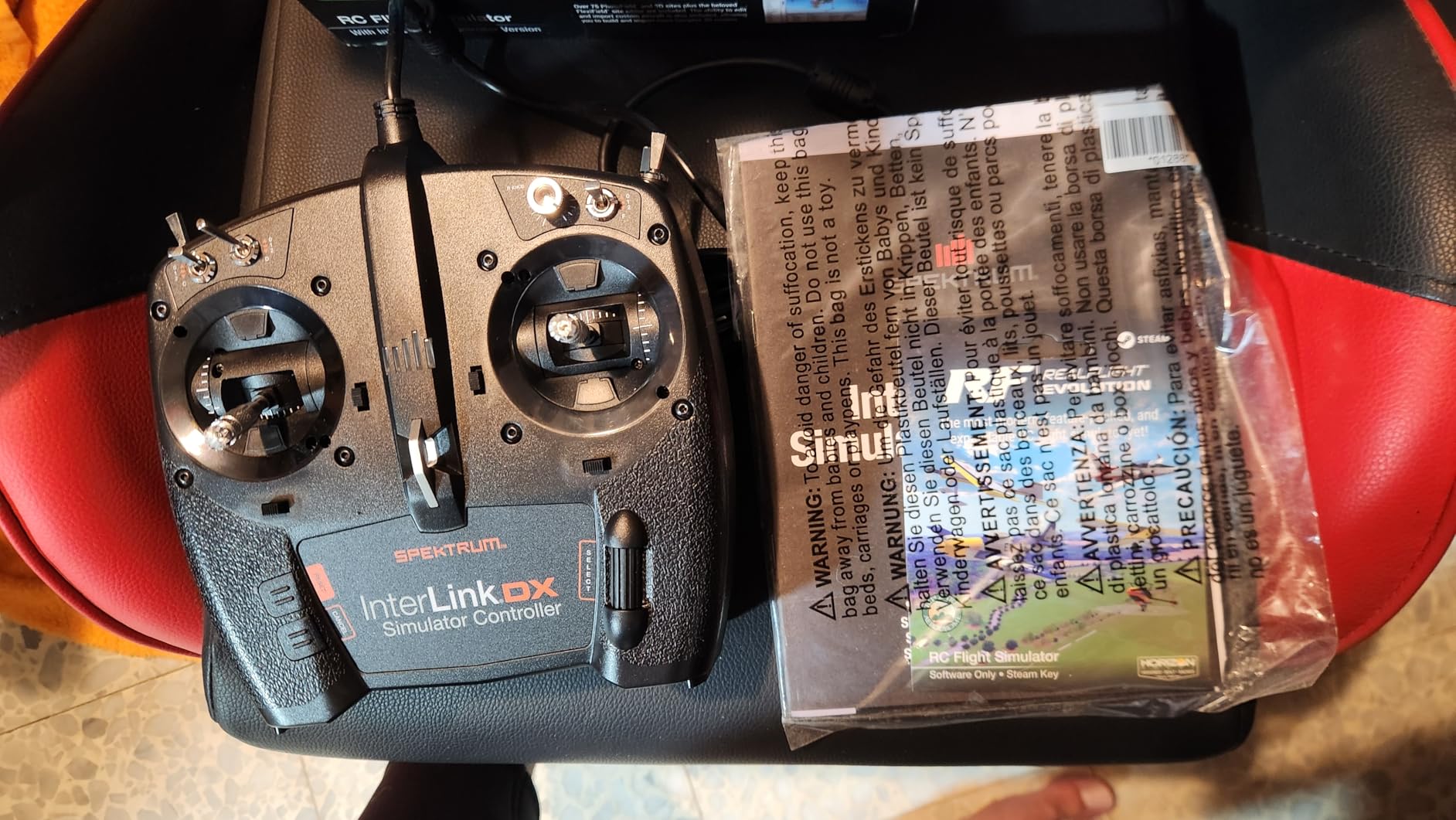 REALFLIGHT Evolution RC Flight Simulator Software with Interlink DX Controller Included RFL2000 Air/Heli Simulators Compatible with VR headsets Online Multiplayer Options customer photo 2