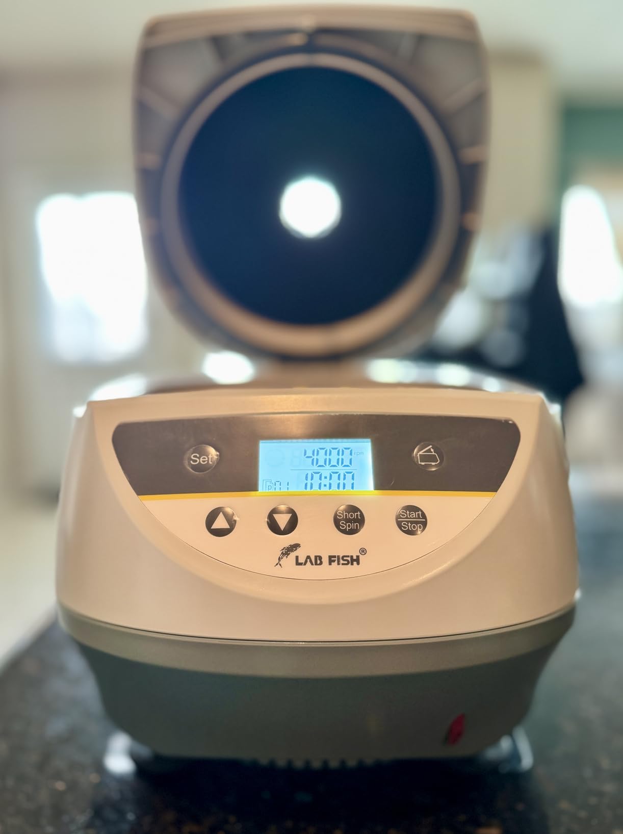 LAB FISH Lab Benchtop Centrifuge Machine 8 x 2ml/5ml/10ml/15ml Capacity Test Tubes,Low Speed 500-5000r/min,Max 3074xg RCF customer photo 1
