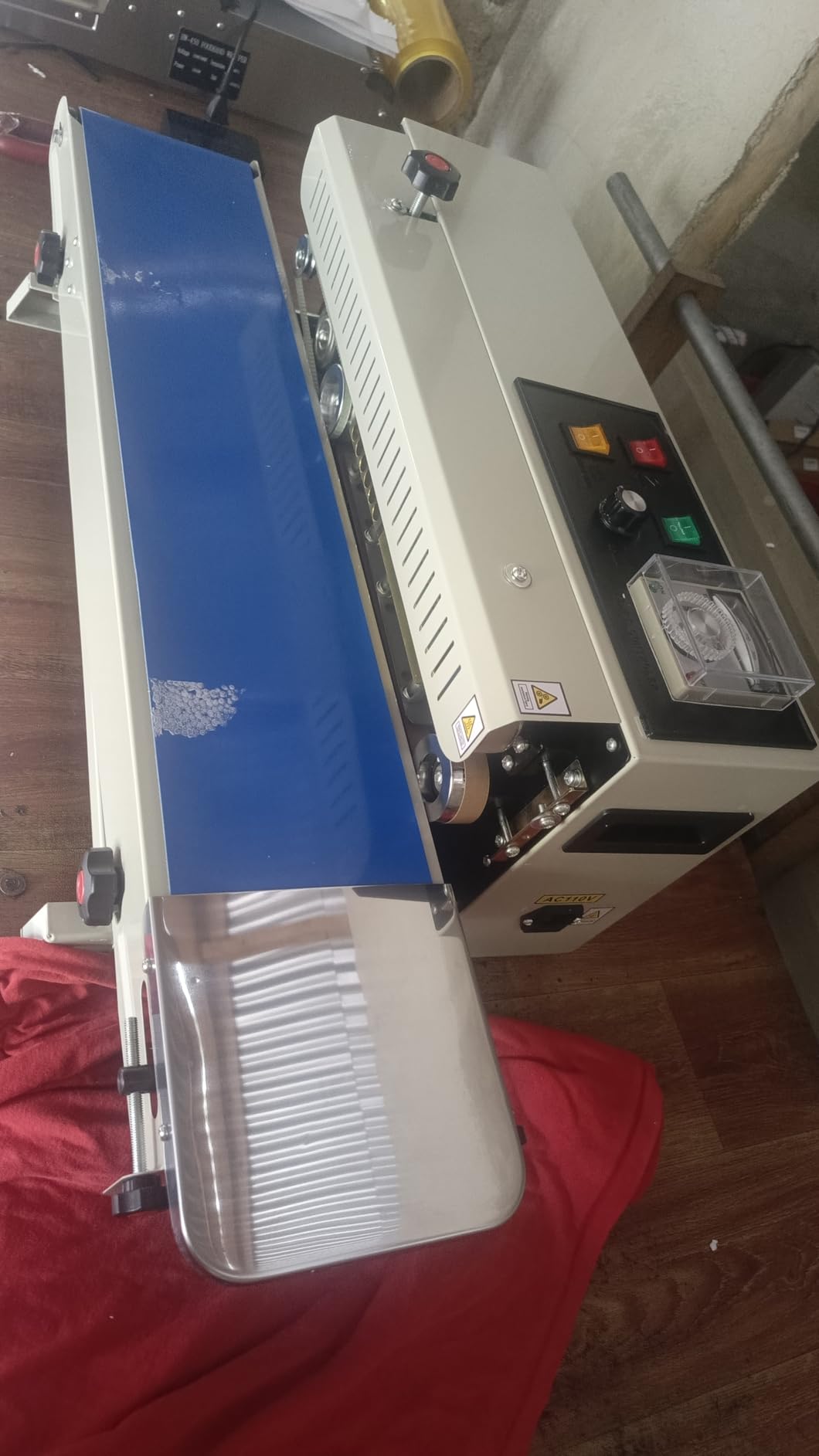 Continuous Band Bag Sealer FR900 Adjustable Speed/Seal Width and Temperature Auto Continuous Sealing Machine for 0.02-0.8 mm Plastic Bags with Printing Function Continuous Band Sealer customer photo 2