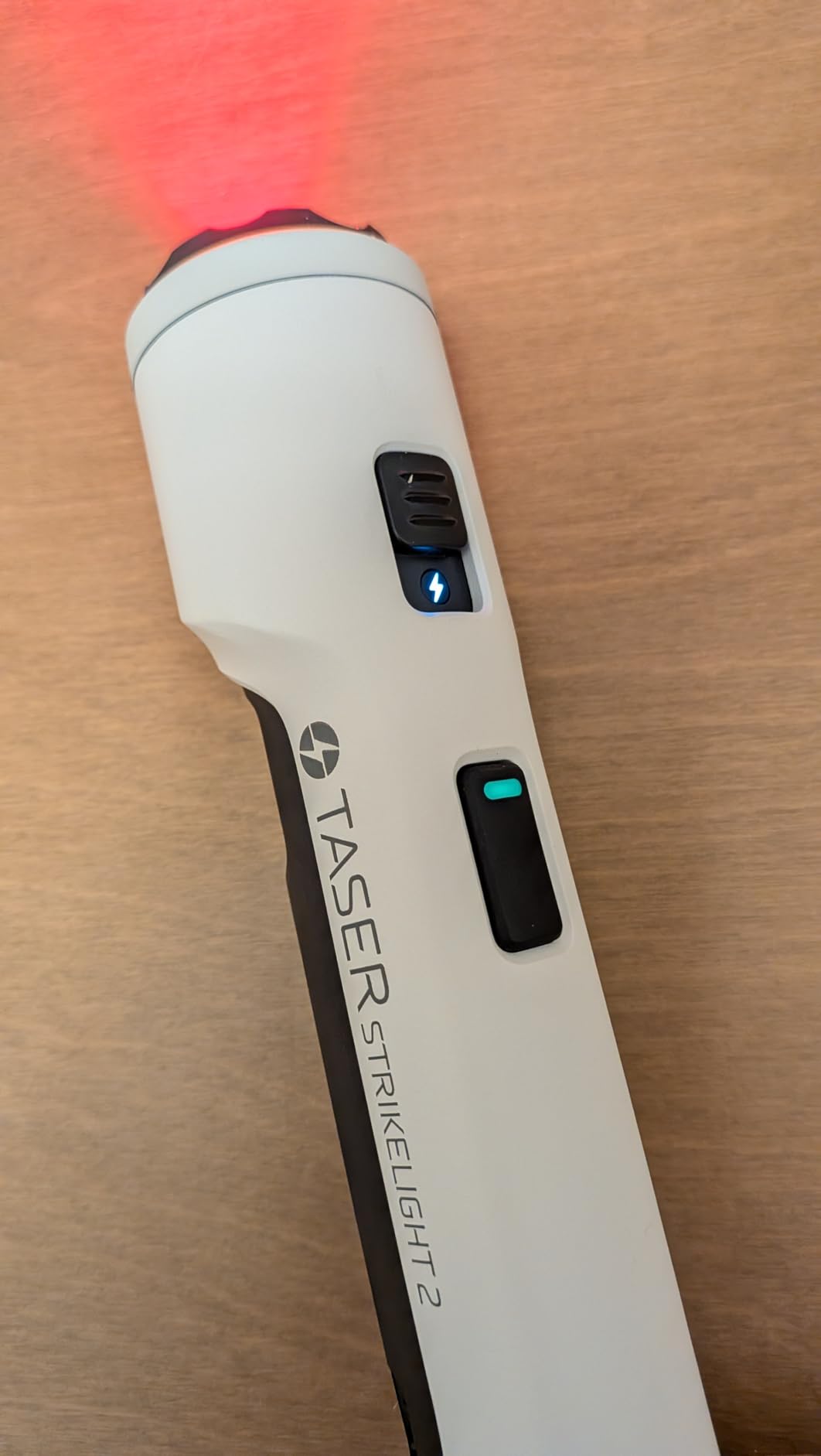 TASER StrikeLight 2 Rechargeable Self-Defense Flashlight with Painful 10 uC Stun Charge customer photo 2