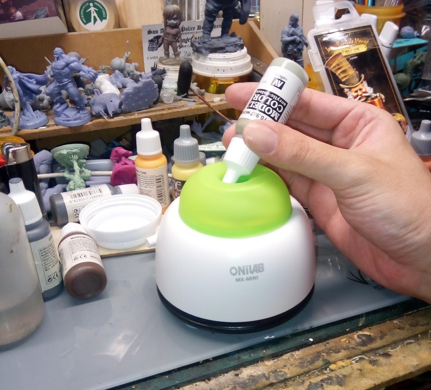 ONiLAB Mini Vortex Mixer with Touch Function, Lab Mixing, Nail Polish, Tattoo Ink, Eyelash Adhesives and Acrylic Paints Mixing, Lab Vortexer for Centrifuge Tubes and Test Tubes, Blue customer photo 2