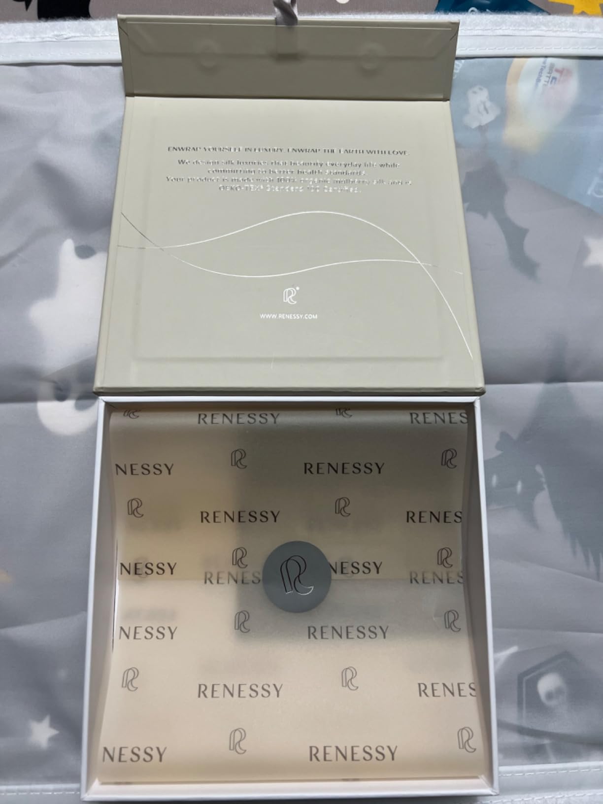 Premium Silk Pillowcase 100% Organic Mulberry Silk, 22 Momme, Grade 6A - Oeko-Tex Certified in Germany - Luxury for Hair & Skin, 1 Piece (Standard, Natural Silk Off-White) customer photo 2