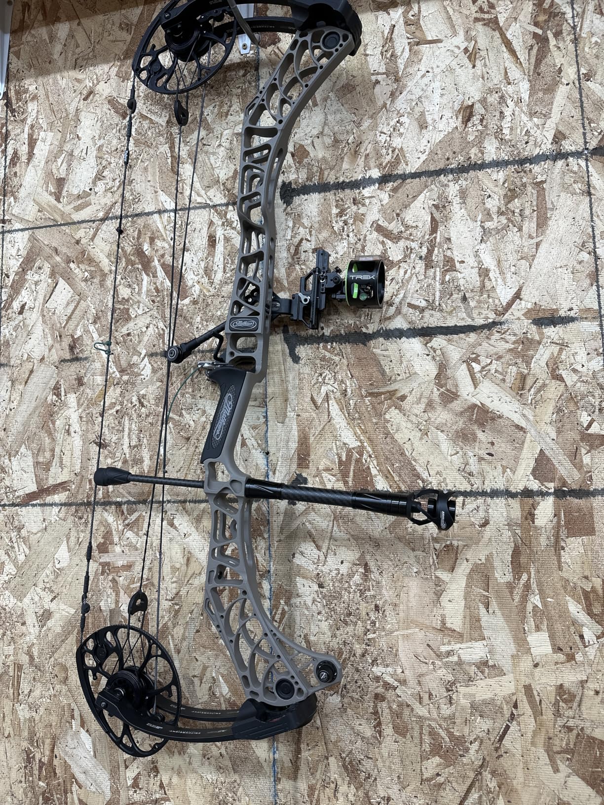 Bow Stabilizer, Archery Bow Stabilizer for Compound Bow Carbon Balance Bar Absorber with Weights to Reduce Vibrations Sound Absorption for Bow Hunting Shooting. customer photo 1