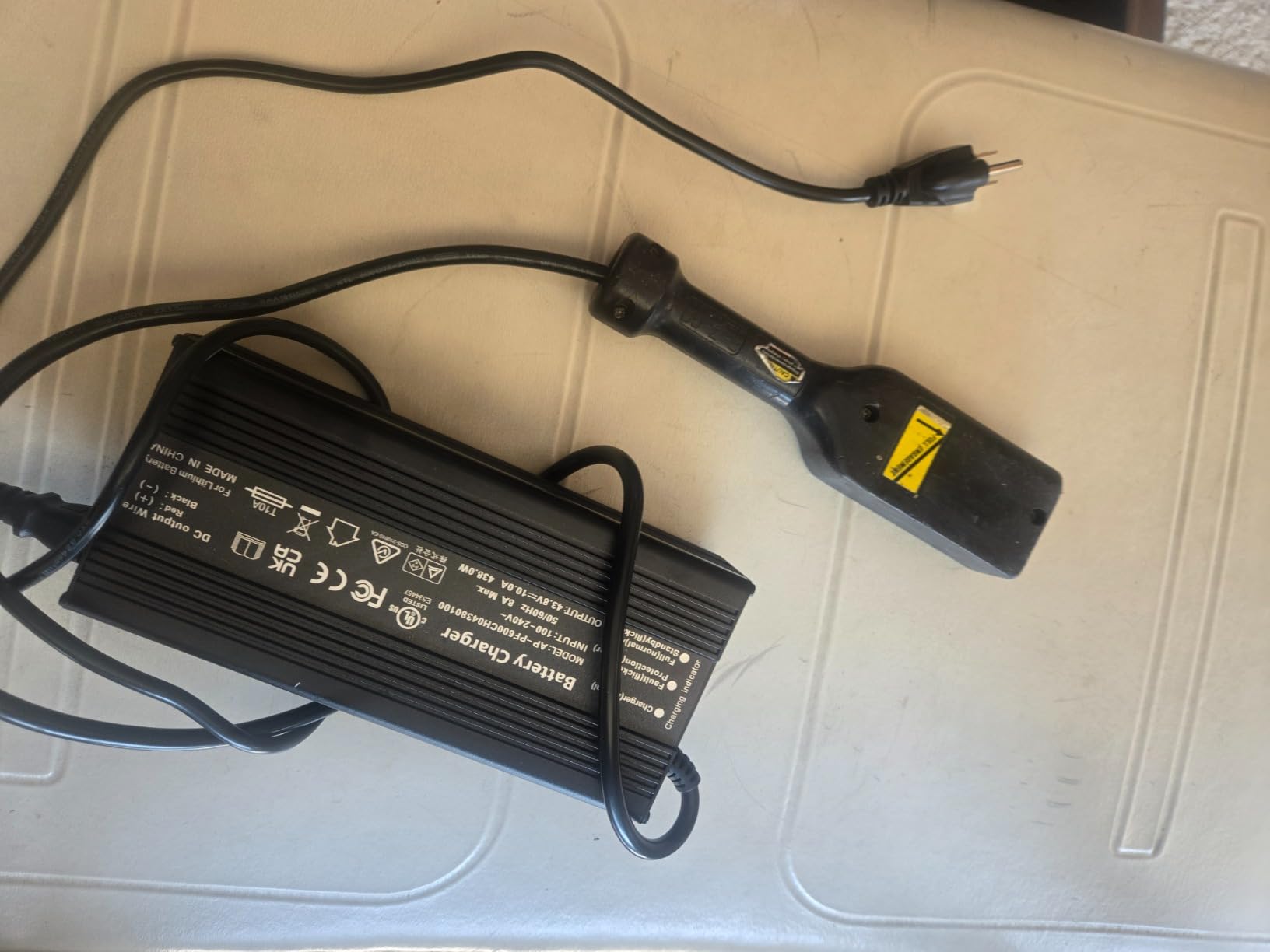 LOSSIGY 36V Lithium Golf Cart Battery with 25A Charger & Monitor, 36 Volt Golf Cart Conversion Kit, Prefect for Trolling Motor, Marine, Boat, Built in 200A Bluetooth BMS, Peak Current 1000A(3-5s) customer photo 1