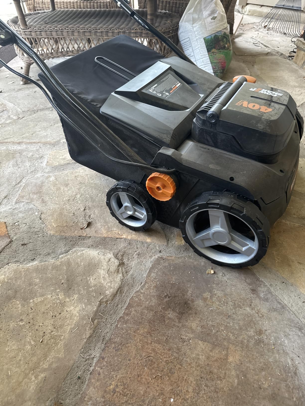 Worx 40V Cordless Lawn Dethatcher, 2 in 1 Dethatcher & Scarifier with Brushless Motor, Electric Dethatcher Removes Deep Thatch & Improves Grass Health, 2 x 4.0 Ah Batteries & Charger Included, WG855 customer photo 2
