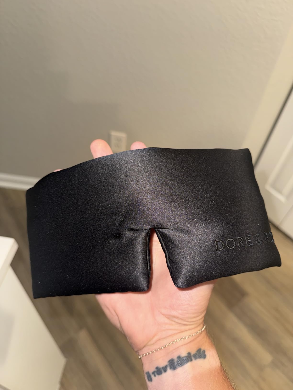 Dore & Rose Deep Sleep Mask for Women and Men - 23 Momme Mulberry Silk Eye Mask for Sleeping and Travel, 100% Blackout, Adjustable Strap, Cooling Soft Black Silk Eyemask Award-Winning Luxury customer photo 2