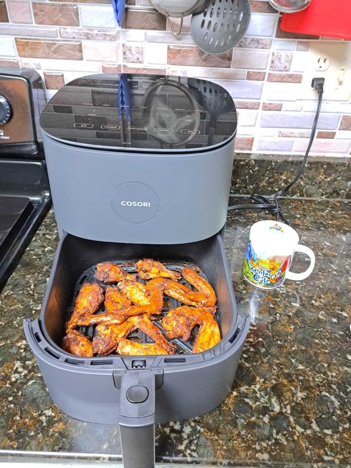 Cosori Air Fryer Pro LE 5-Qt Airfryer, With 20PCS paper liners, 10 Functions that Dry, Bake, Roast & Preheat, Shake Reminder, Up to 450F, 85% Oil less, Compact, 130+ Recipes, Dishwasher Safe, White customer photo 1