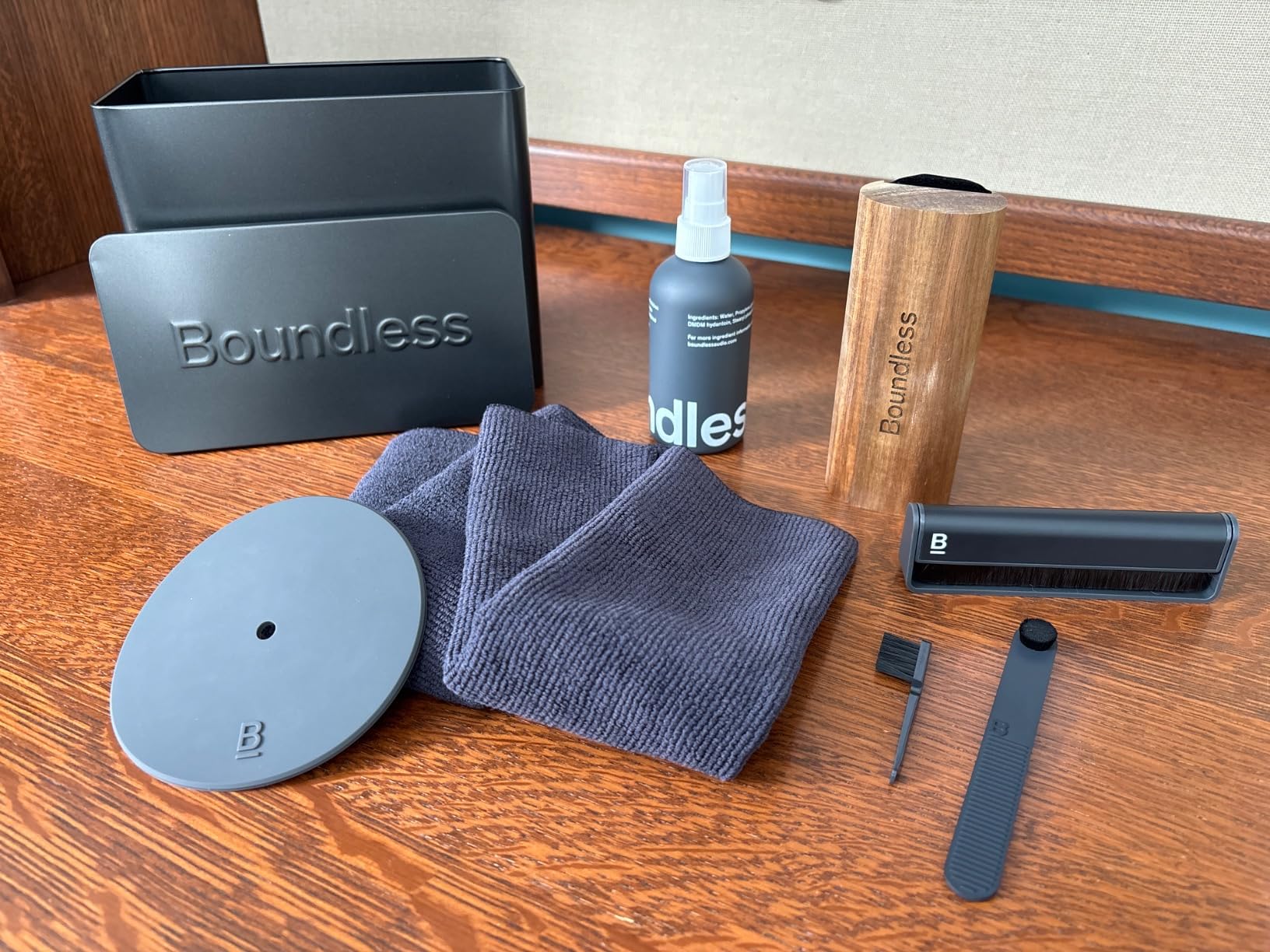 Boundless Audio Vinyl Record Cleaning Kit - 8-in-1 Brushes, Cloths & Case | Carbon Fiber & Velvet Brushes, Stylus Brush, 4oz Anti-Static Solution, 2 x Microfiber Cloths & Metal Storage Case customer photo 1
